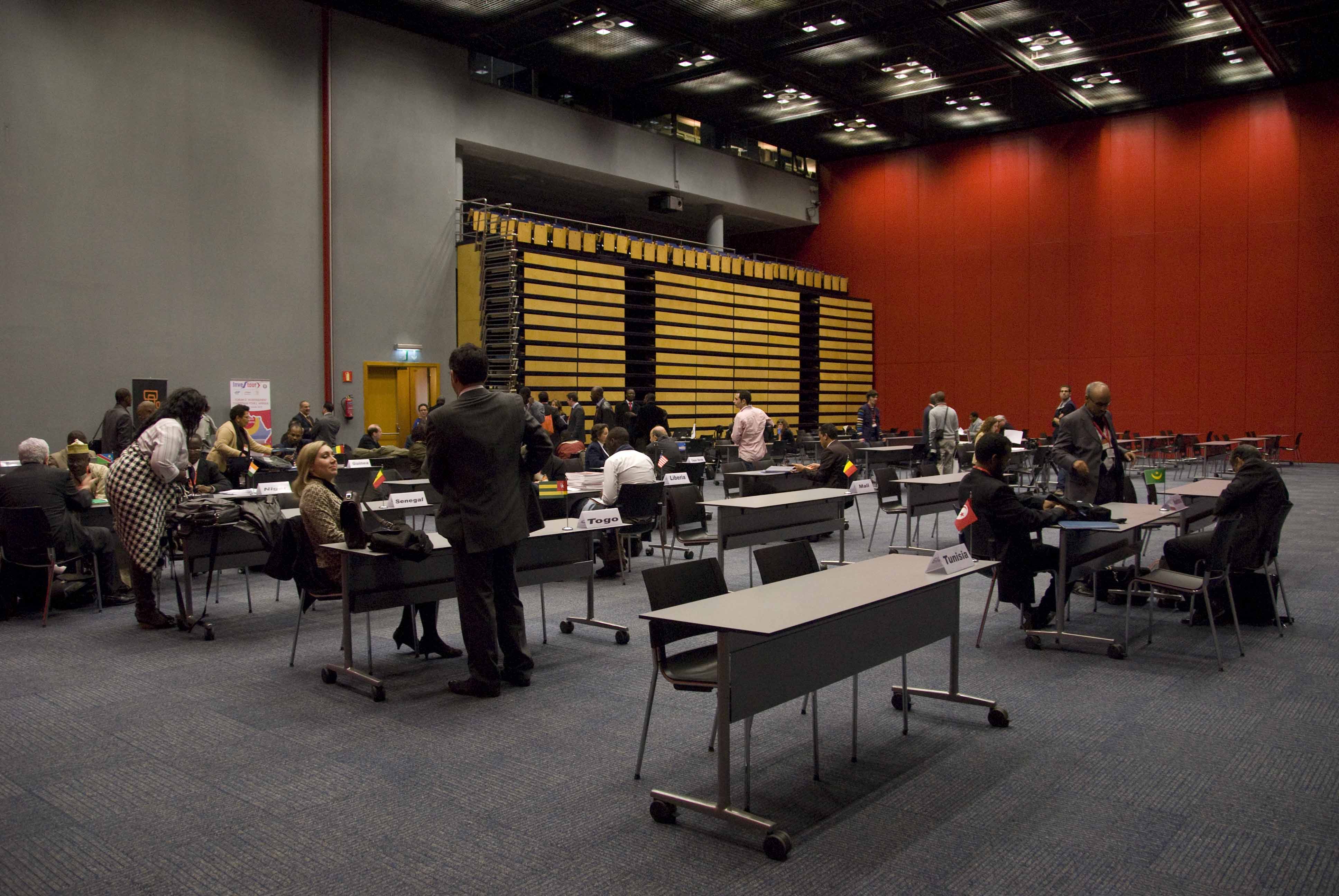 33. Investour 2010