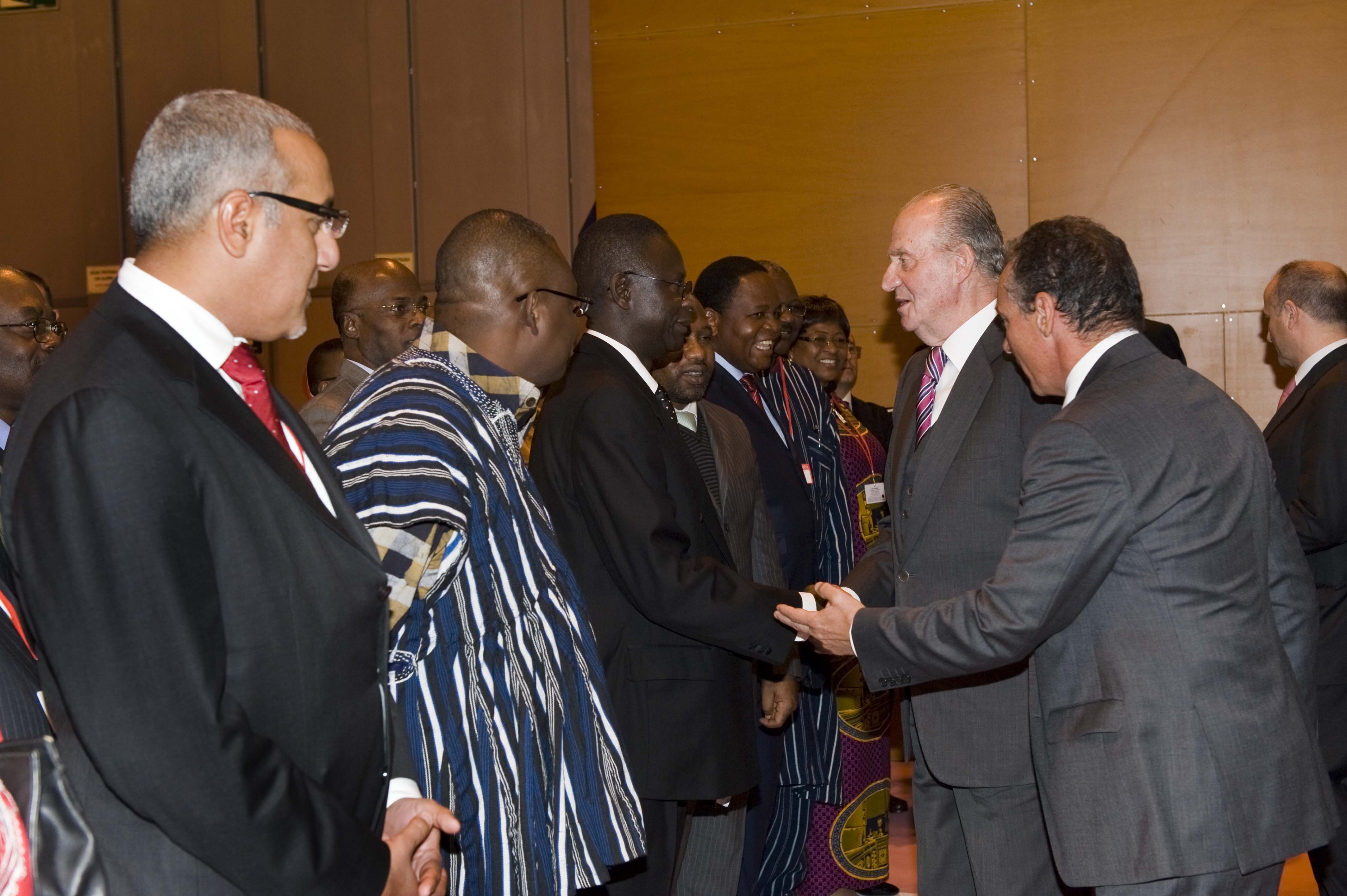 50. SM el Rey Don Juan Carlos con los ministros africanos