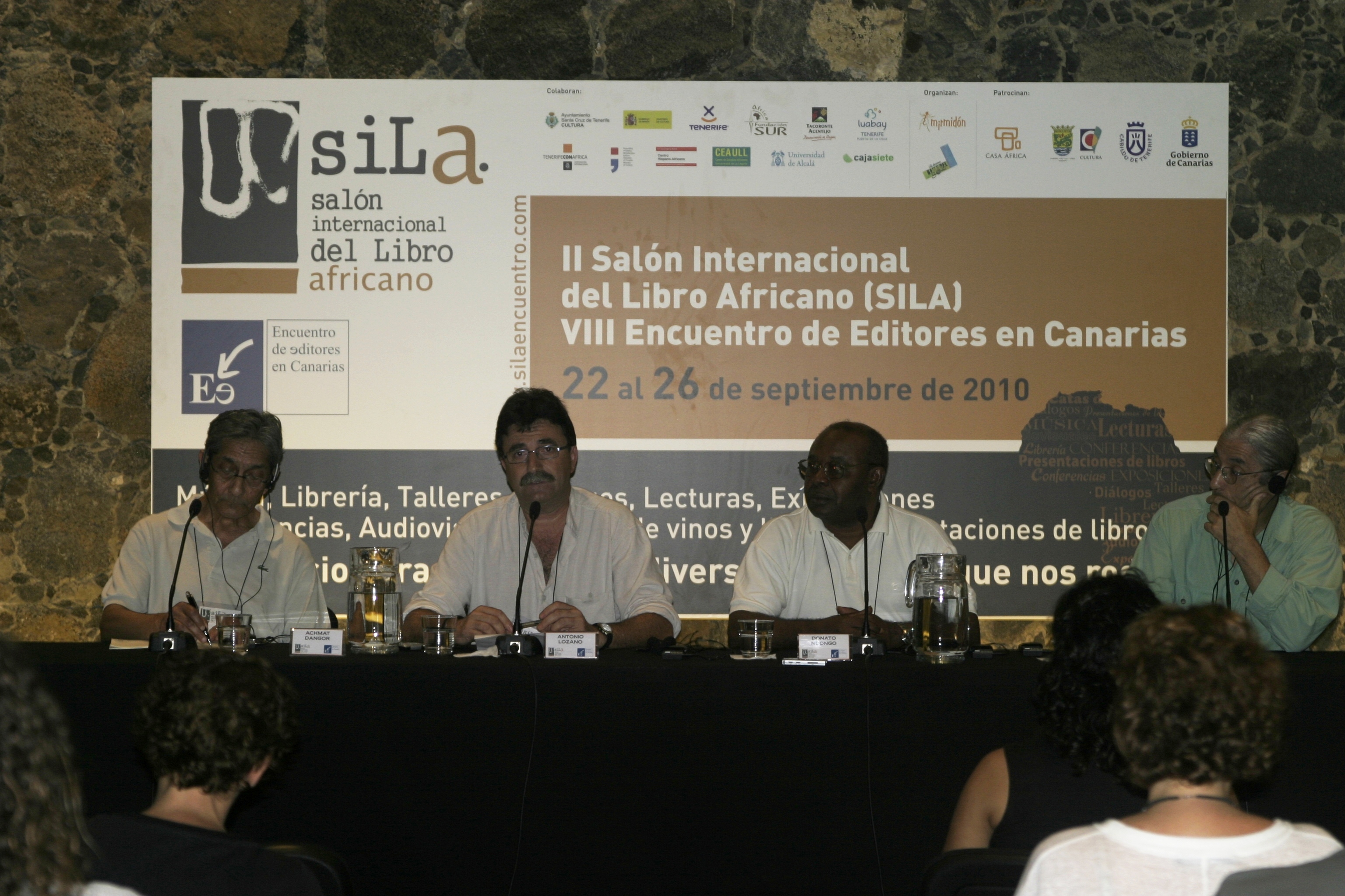 3. Achmat Dangor, escritor y presidente de la Fundación Nelson Mandela,  Antonio Lozano, escritor y coordinador del programa Letras Africanas, Donato Ndongo, escritor, periodista y político  y Boualen Sansal, escritor