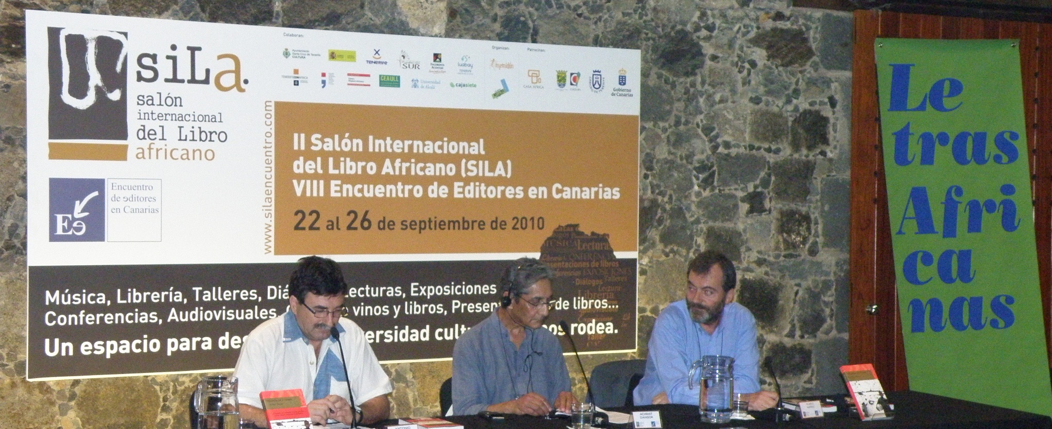 8. Antonio Lozano, escritor y coordinador del programa Letras Africanas, Achmat Dangor, escritor y presidente de la Fundación Nelson Mandela y Ricardo Martínez Vázquez, Director General de Casa África