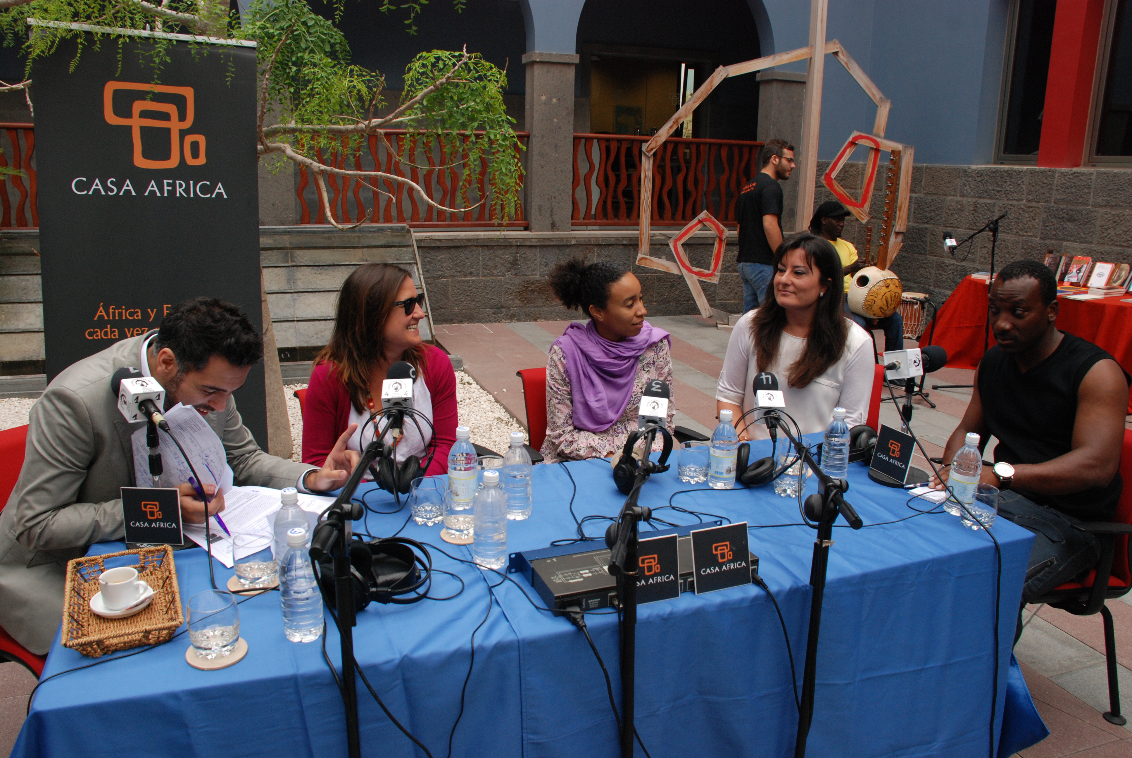 6. Tertulia: Laura Gallego -Guinguinbali-, Carla Corsino -Trabajadora Social-, Rut Gómez Sobrino -ONU Women-, Marc Ogou -Vicepresidente de la FAAC-