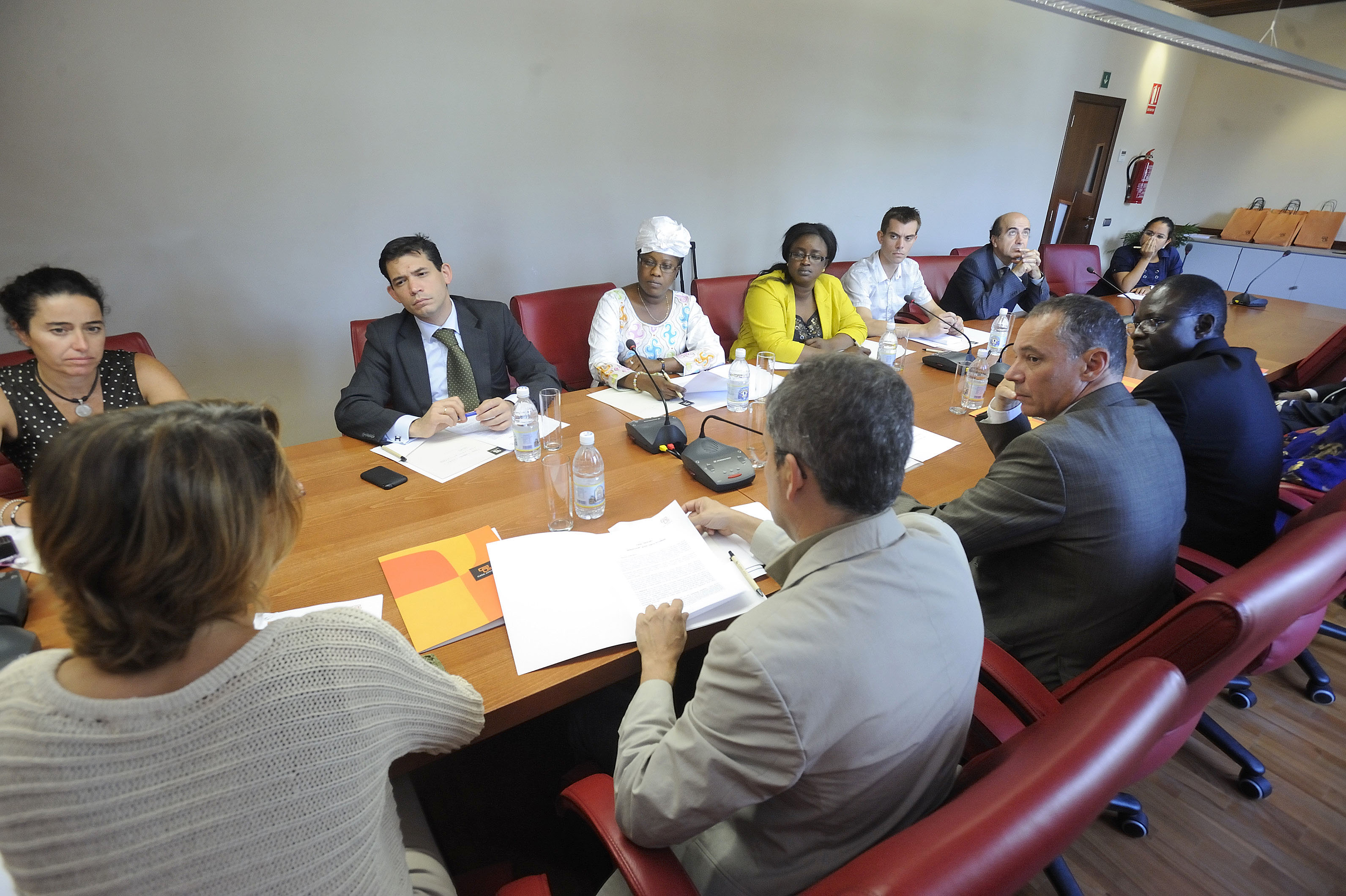 1. Visita de la ministra de Turismo y Cultura de Gambia, Fatou Mas Jobe a Casa África