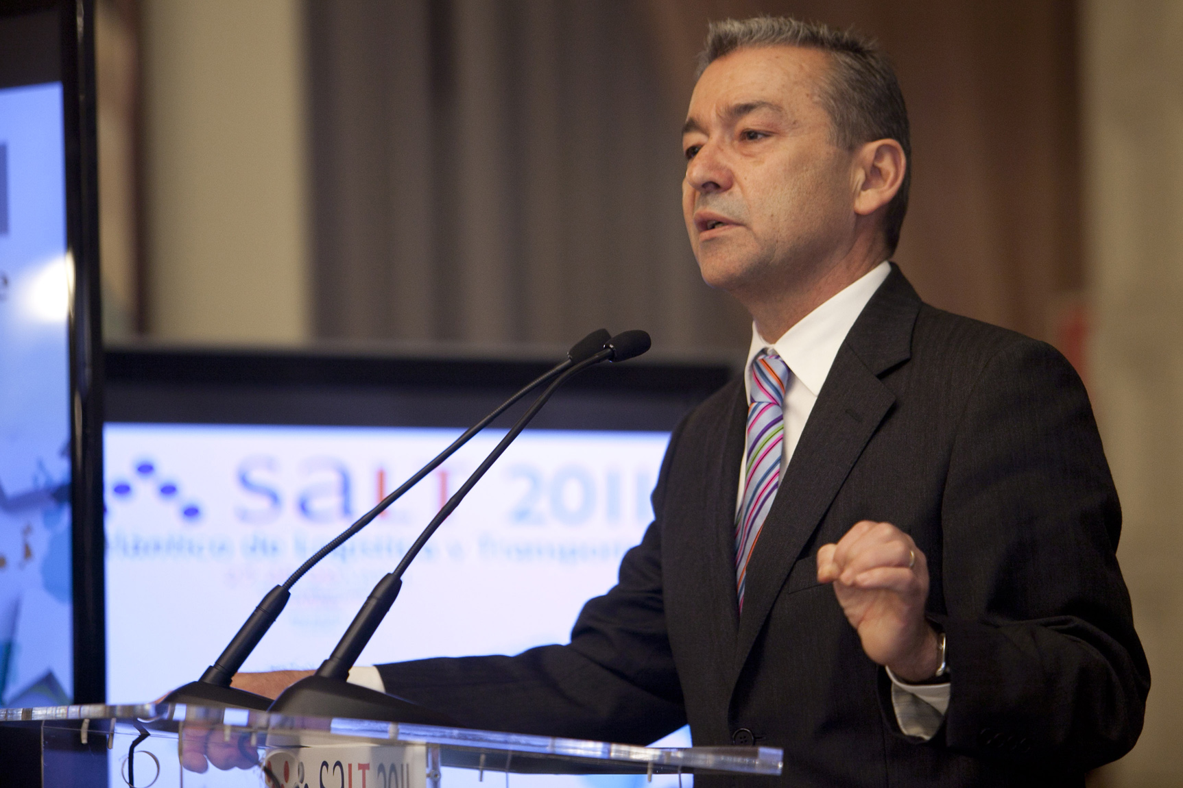 4. Presentación del Salón Atlántico de Logística y Transporte por Paulino Rivero, Presidente del Gobierno de Canarias