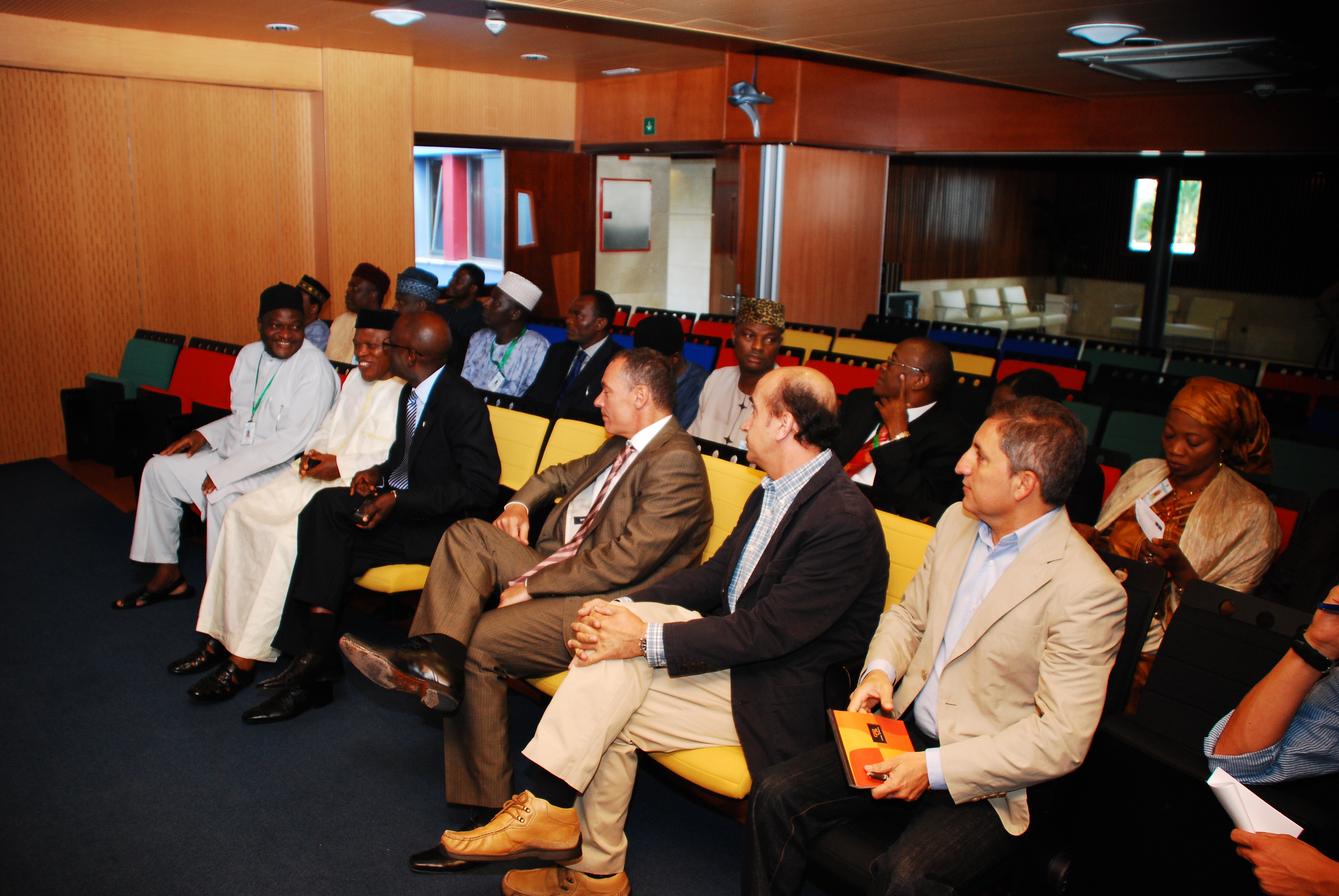 2. Visita de la delegación del Instituto Nacional para Políticas y Estudios Estratégicos de Nigeria a Casa África