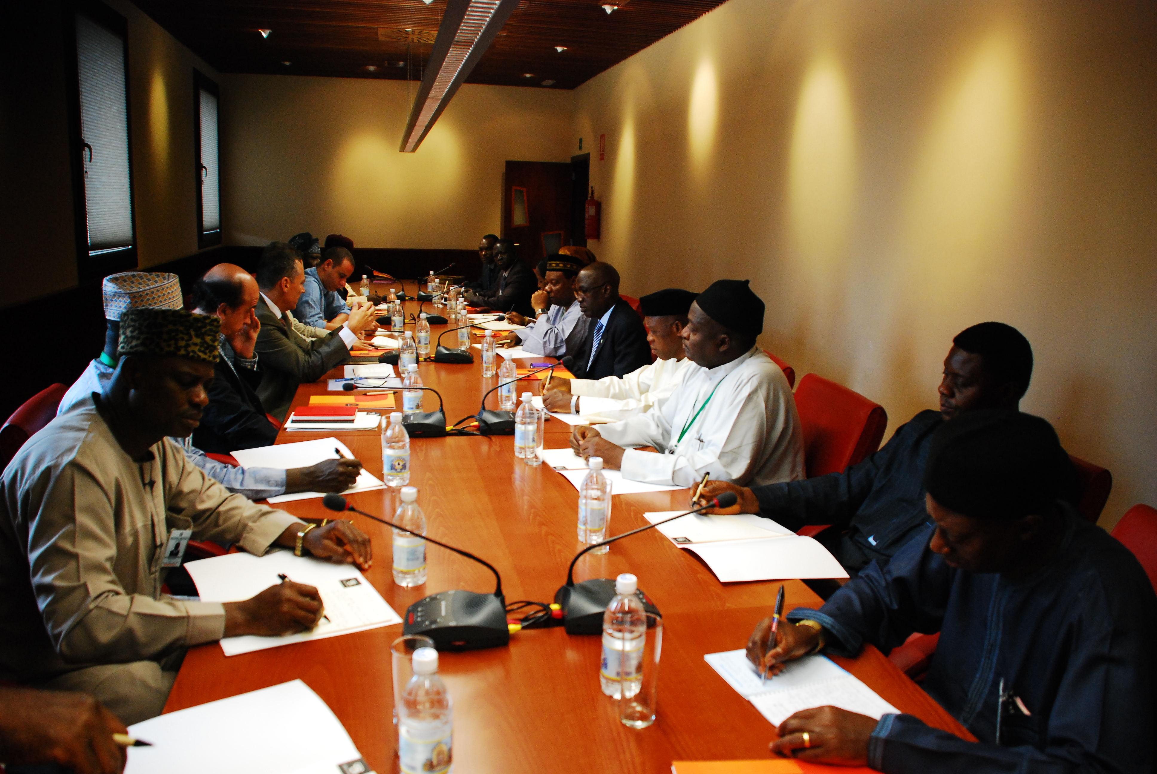 4. Visita de la delegación del Instituto Nacional para Políticas y Estudios Estratégicos de Nigeria a Casa África