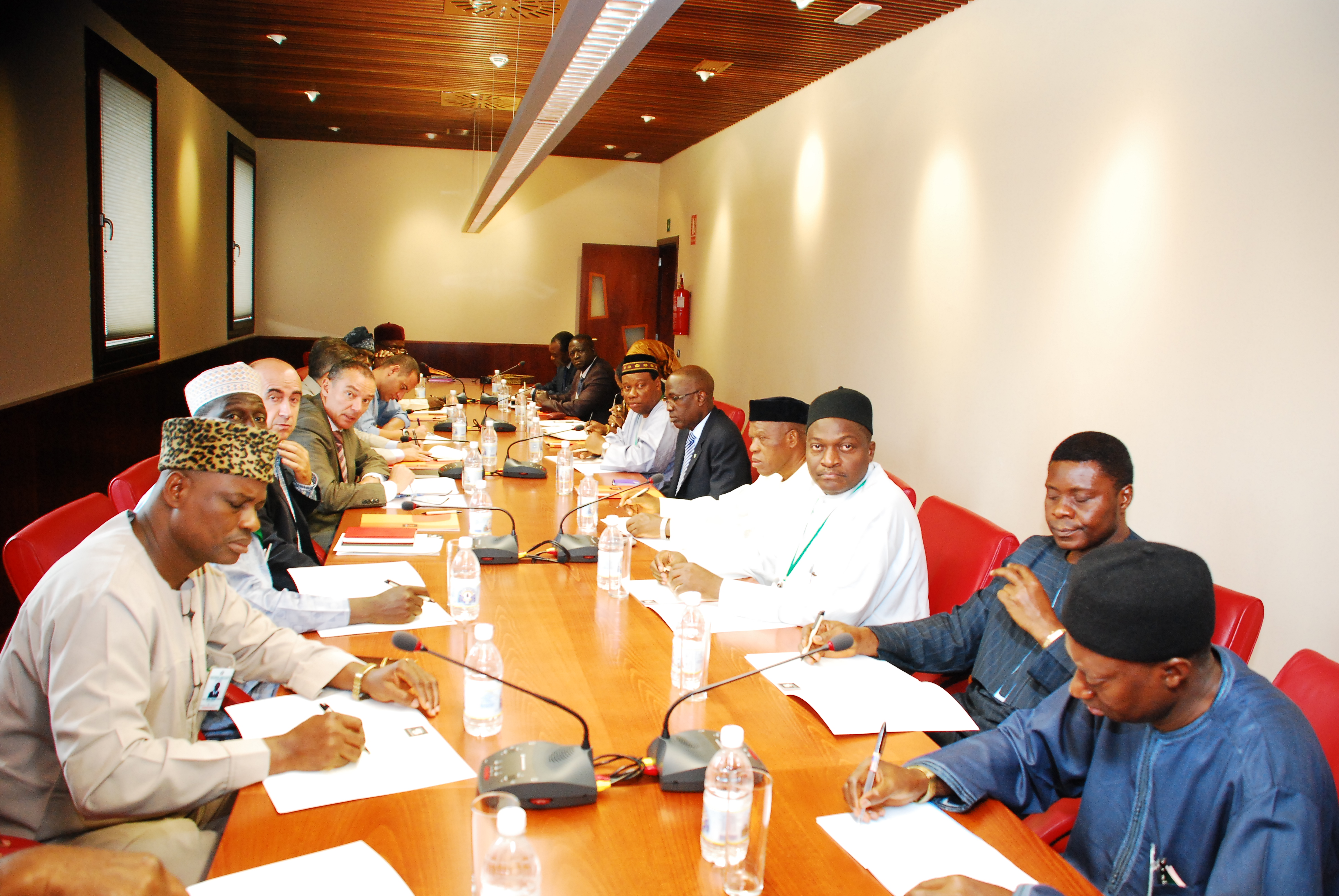 5. Visita de la delegación del Instituto Nacional para Políticas y Estudios Estratégicos de Nigeria a Casa África