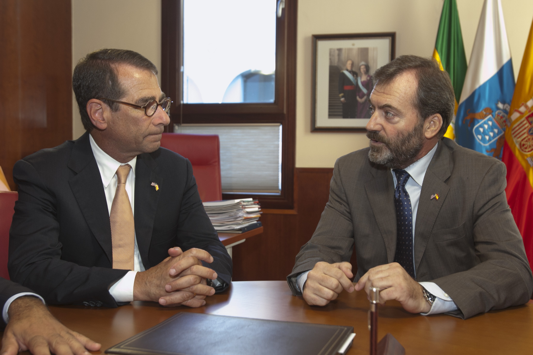 1. Alan Solomont, Embajador de Estados Unidos en España y Ricardo Martínez Vázquez, director general de Casa África