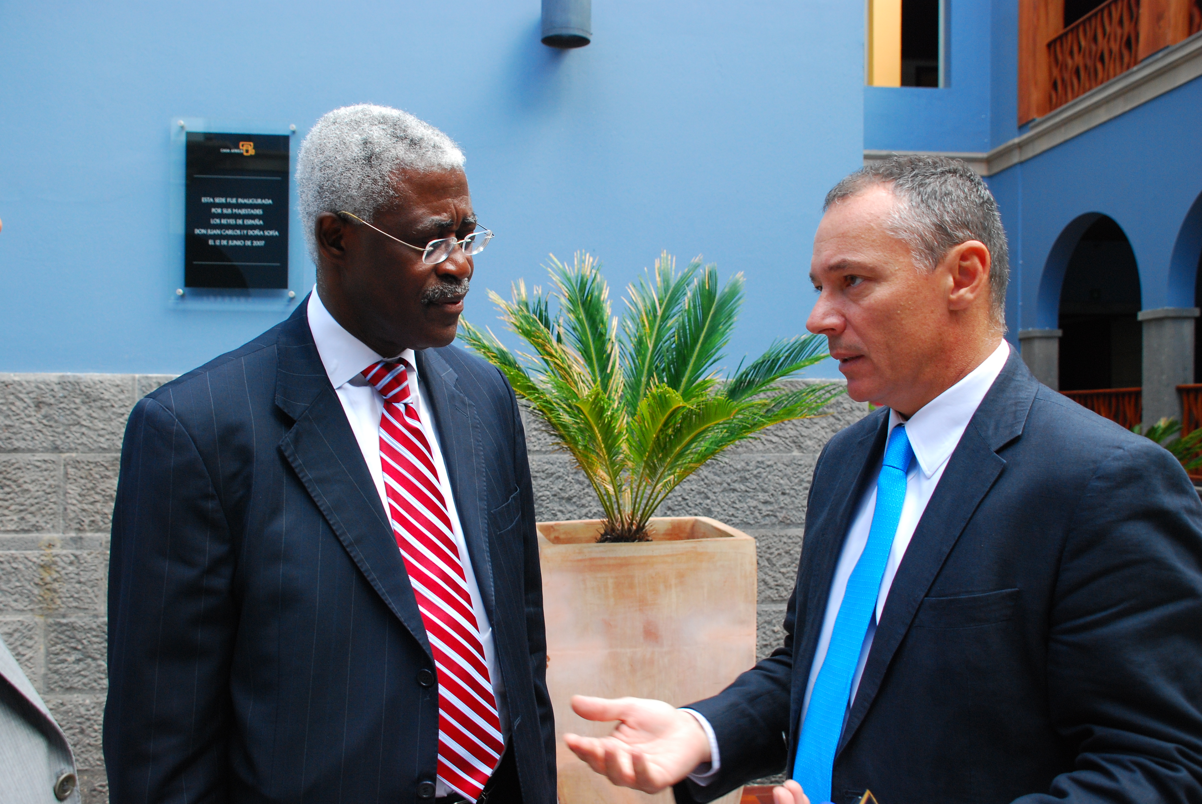 5. Koby A. Koomson ex embajador de Ghana en Estados Unidos y Luis Padilla, secretario general de Casa África