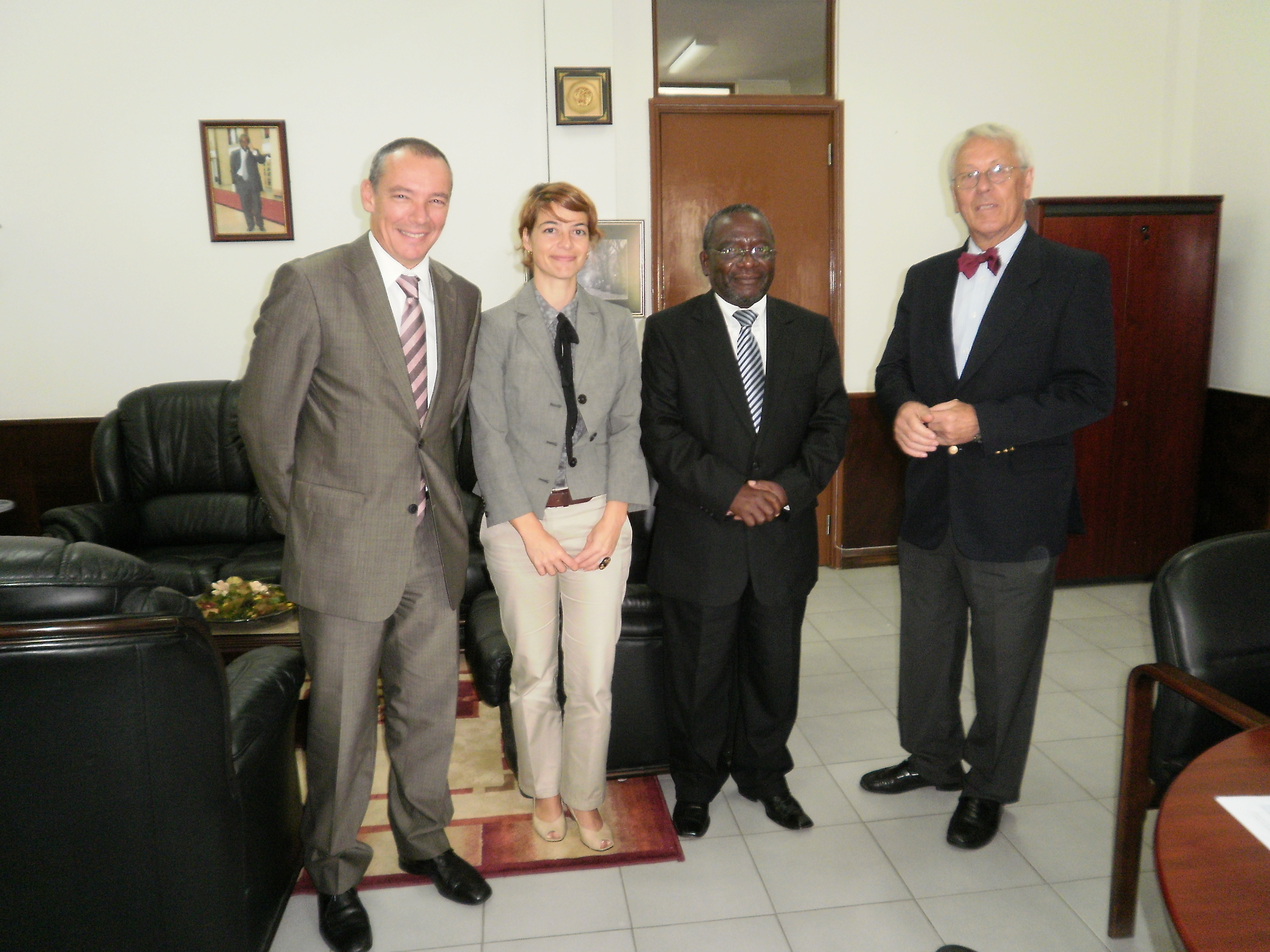 4. Luis Padilla, Secretario General de Casa África, Ico Sáchez, Jefa del área de desarrollo económico y social de Casa África, Cornelio Caley, Viceministro de Cultura de Angola y José María Castroviejo y Bolíbar, Embajador de España en Luanda