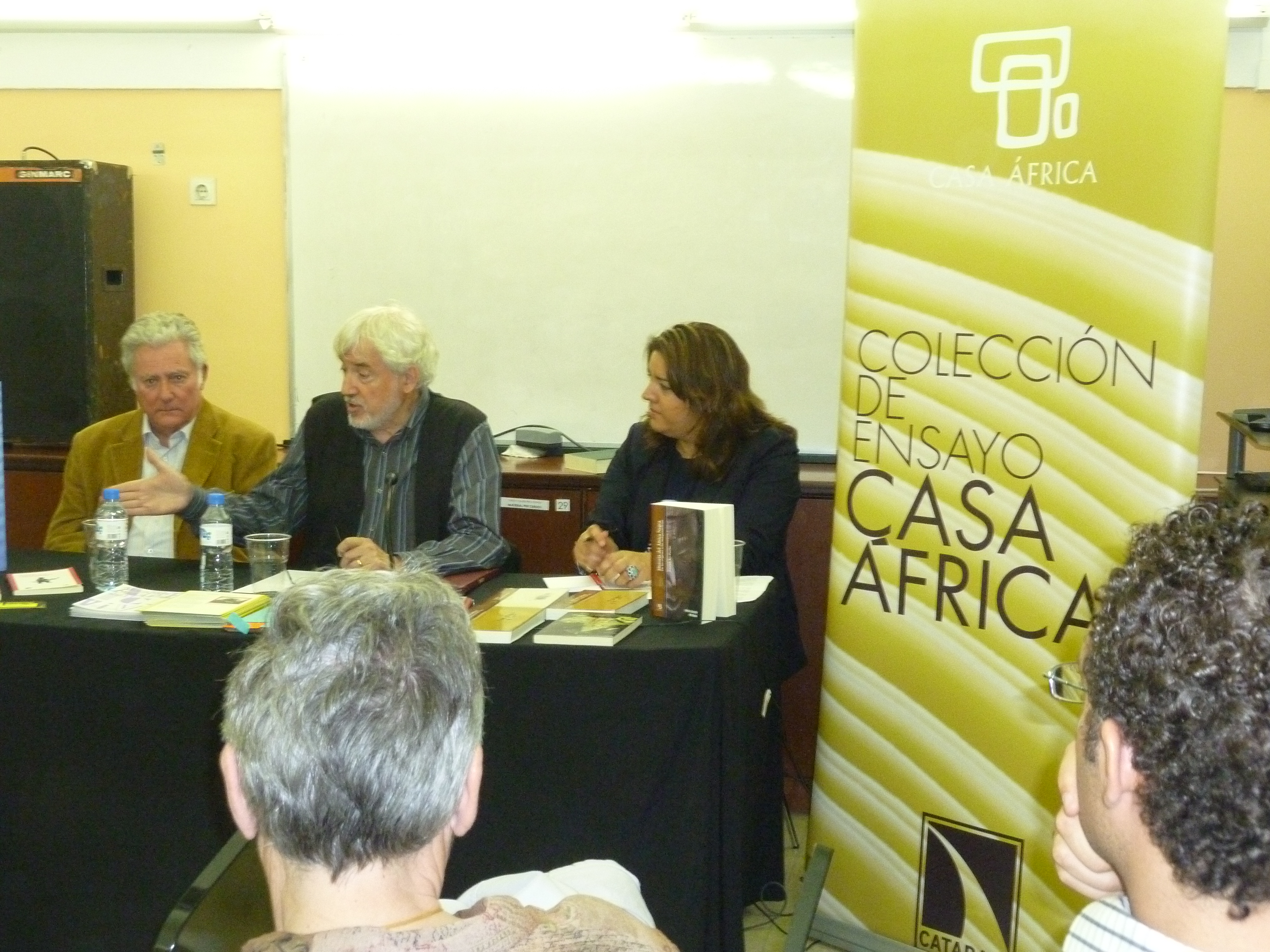 2. Josep María Sarabia, responsable de la librería La Ploma, Ferrán Iniesta, profesor y ensayista y Calcines, Jefa del Área Web y Mediateca on line de Casa África