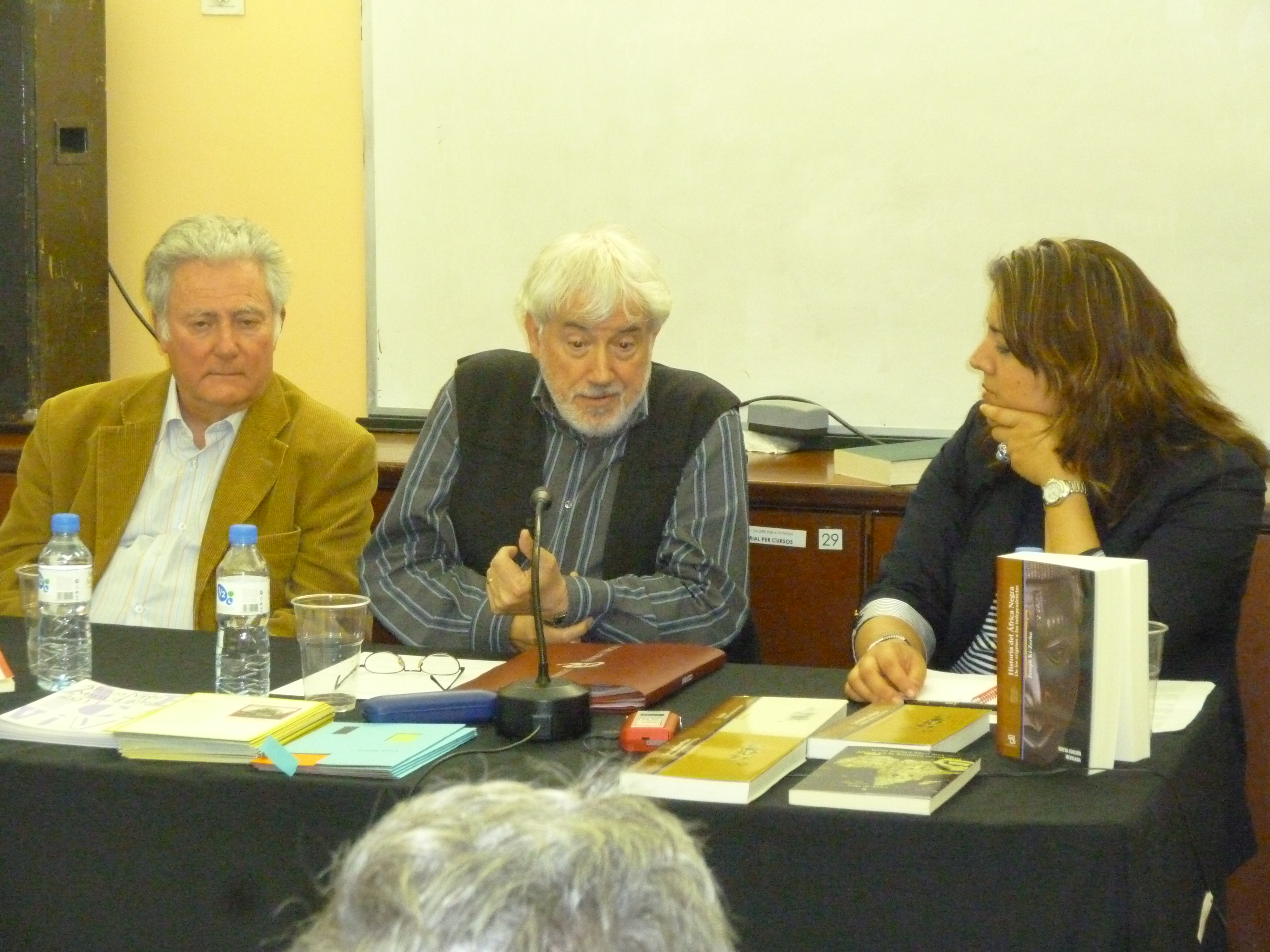 4. Josep María Sarabia, responsable de la librería La Ploma, Ferrán Iniesta, profesor y ensayista y Calcines, Jefa del Área Web y Mediateca on line de Casa África
