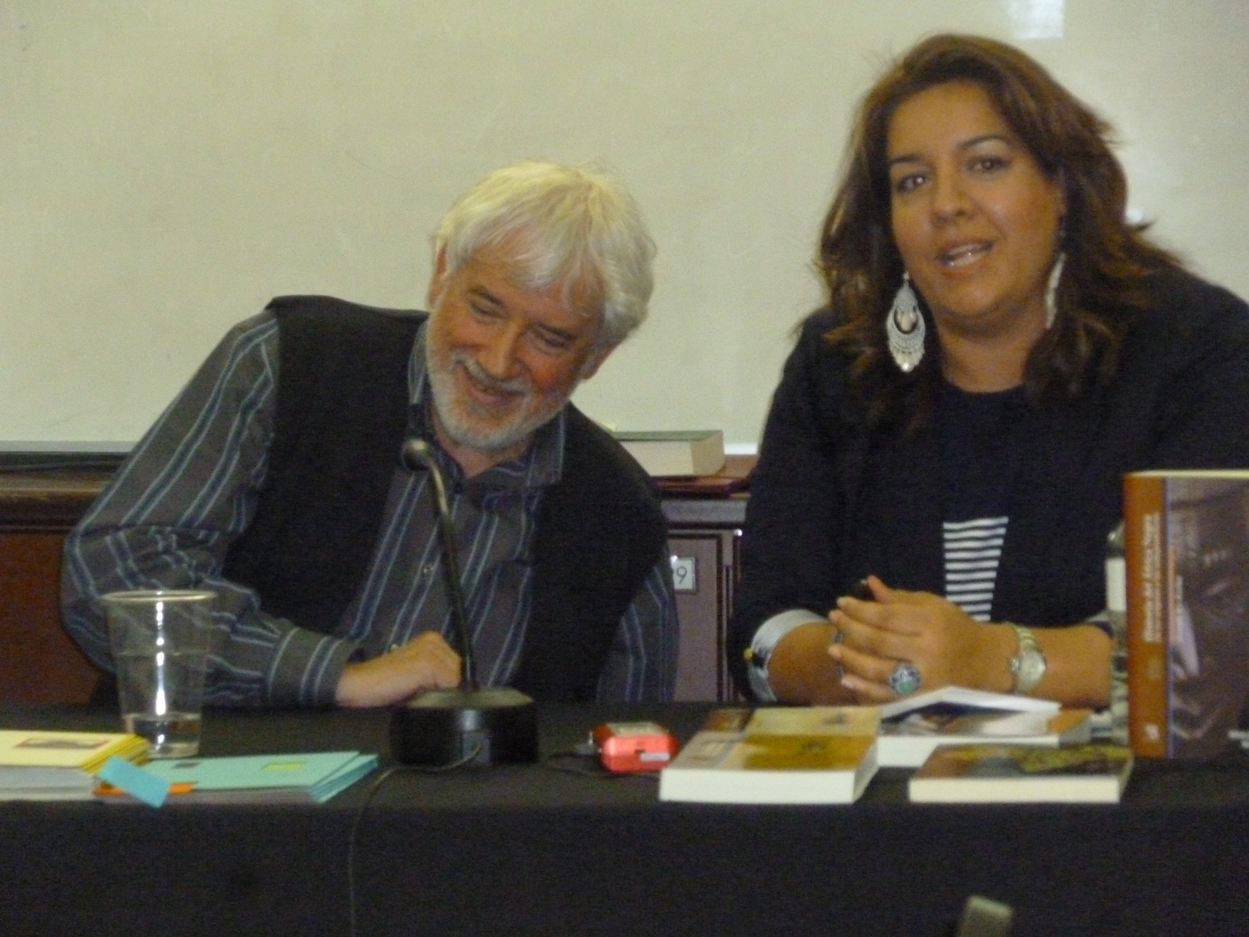 6. Ferrán Iniesta, profesor y ensayista y Calcines, Jefa del Área Web y Mediateca on line de Casa África