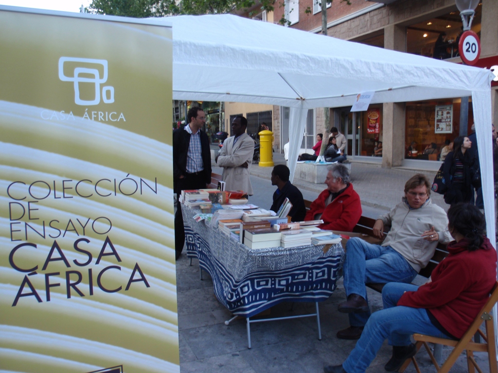 7. Stand de la librería La Ploma en el Día del Libro de Barcelona