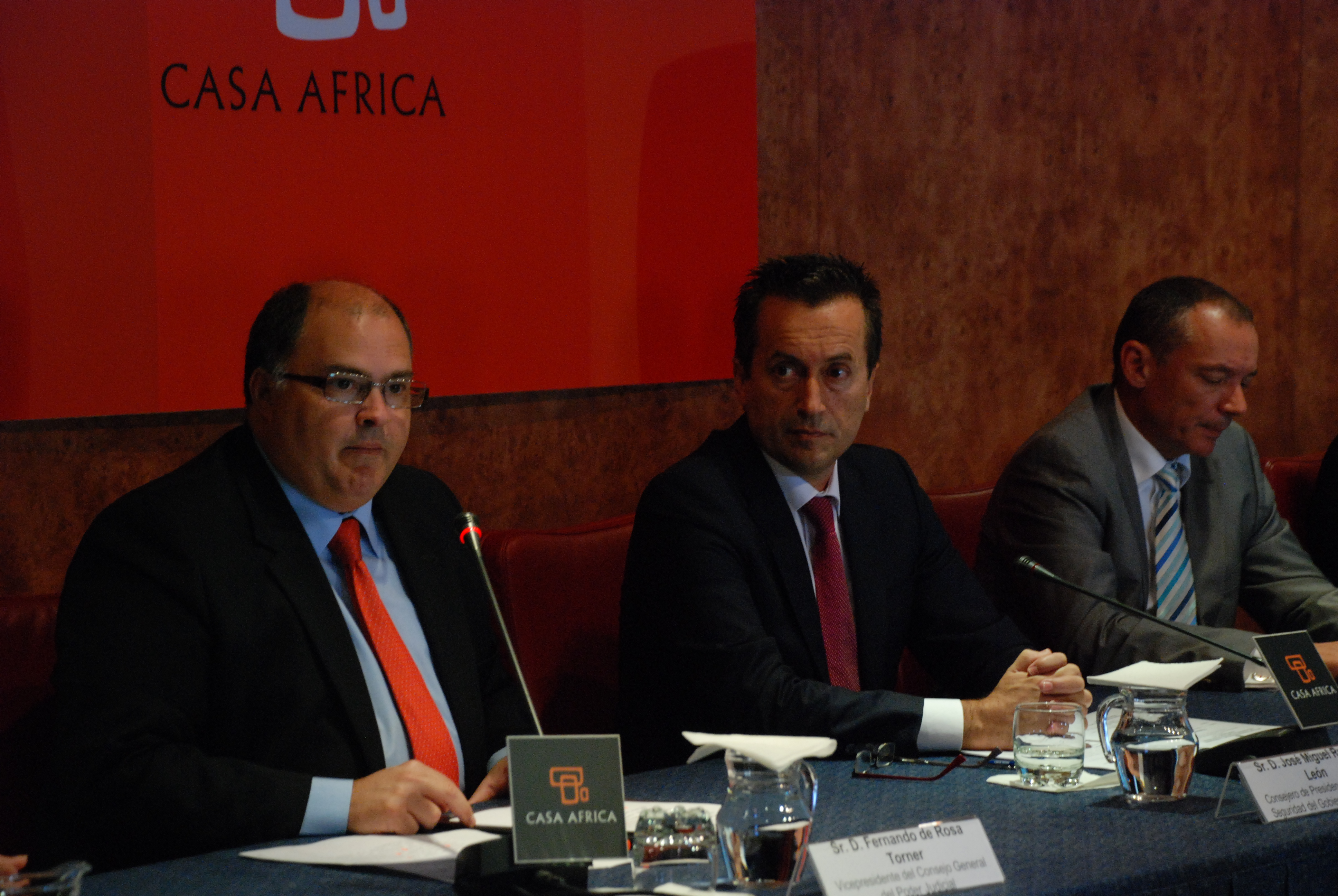 11. Fernando de Rosa Torner, Vicepresidente del Consejo General del Poder Judicial, José Miguel Ruano León, Consejero de Presidencia, Justicia y Seguridad del Gobierno de Canarias y Luis Padilla, Secretario General de Casa África