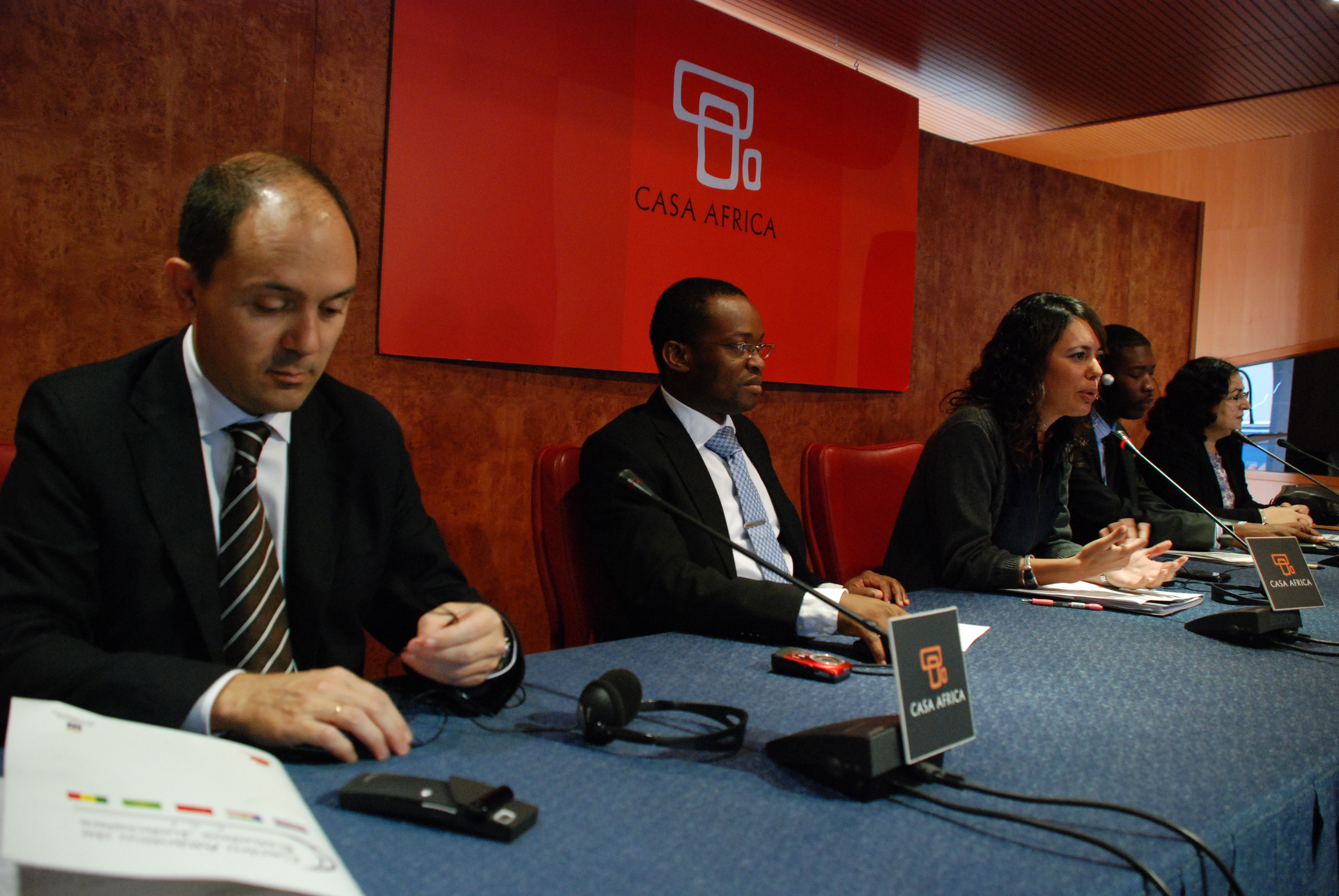 21. Jaime Requena Juliani, Carolina Déniz de León, Viceconsejera de Justicia y Segurida y Naziha Harrak