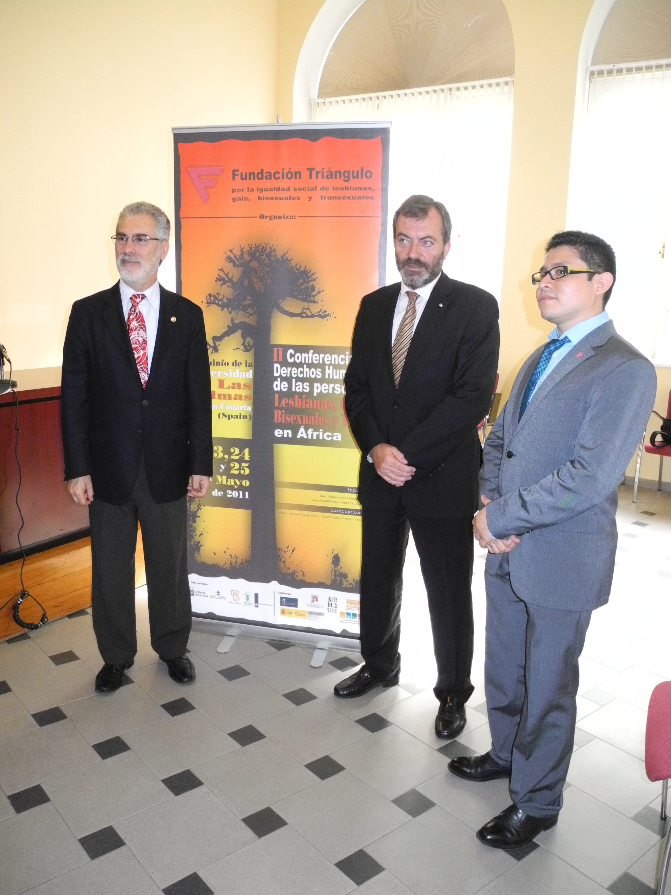 6. Alfredo Pazmiño, Presidente de Canarias de la Fundación Triangulo, Ricardo Martínez Vázquez, Director General de Casa África y José Regidor, Rector de la Universidad de Las Palmas de Gran Canaria