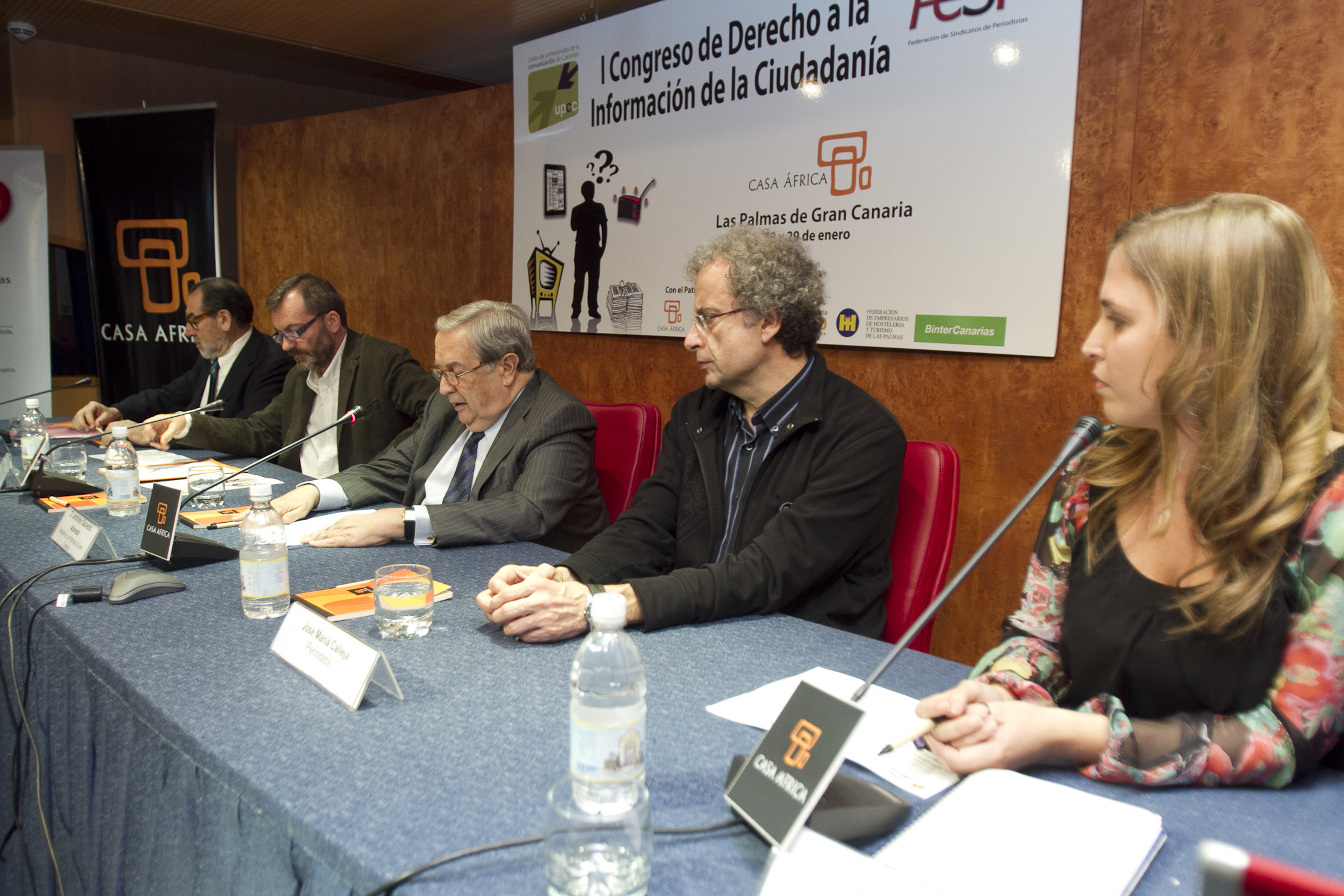 5. Dardo Gómez, Secretario General de la FeSP, Ricardo Martínez Vázquez, Director General de Casa África, Jerónimo Saavedra, alcalde de Las Palmas de Gran Canaria, José María Calleja, periodista y Nayra Moreno, secretaria de Formación de UPCC