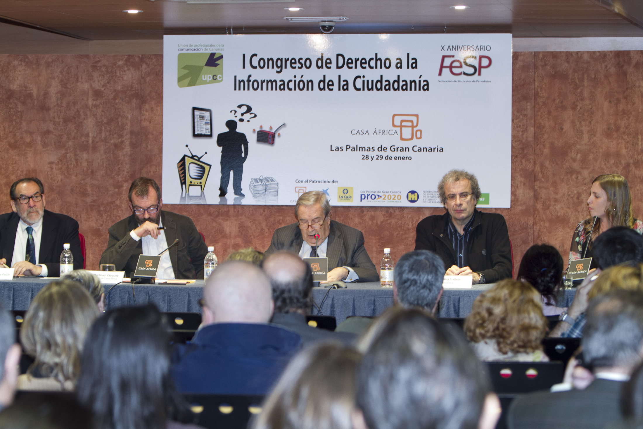 13. Dardo Gómez, Secretario General de la FeSP, Ricardo Martínez Vázquez, Director General de Casa África, Jerónimo Saavedra, alcalde de Las Palmas de Gran Canaria, José María Calleja, periodista y Nayra Moreno, secretaria de Formación de UPCC