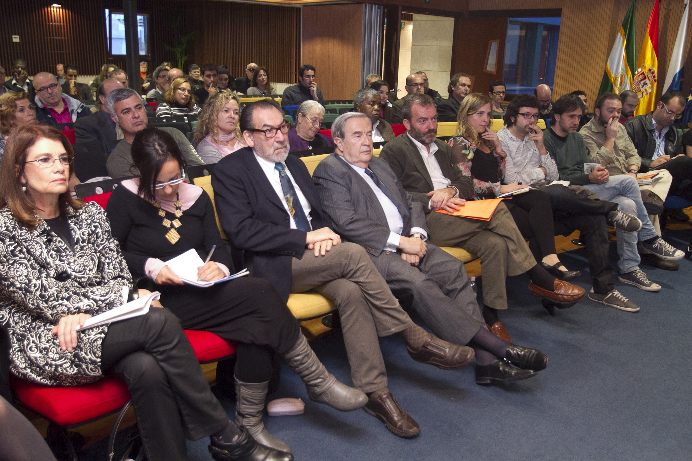 25. Asistentes al Congreso