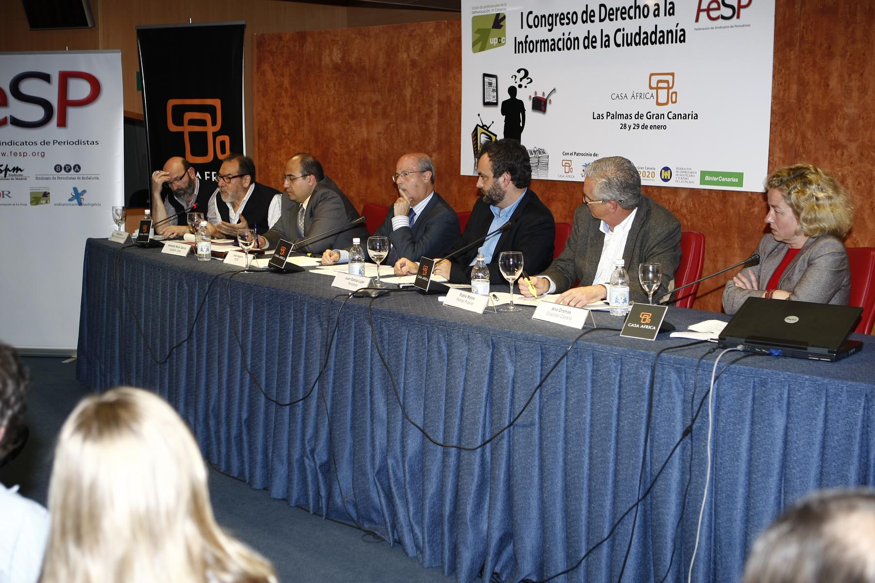 57. Manuel Mediavilla, de la Junta Ejecutiva del Sindicato de Periodistas de Madrid, Dardo Gómez, Secretario General de la FeSP, José Segura (PSOE), Armando Recio García (IU), Juan García Luján, periodista, Pablo Matos (PP) y Ana Oramas (CC)