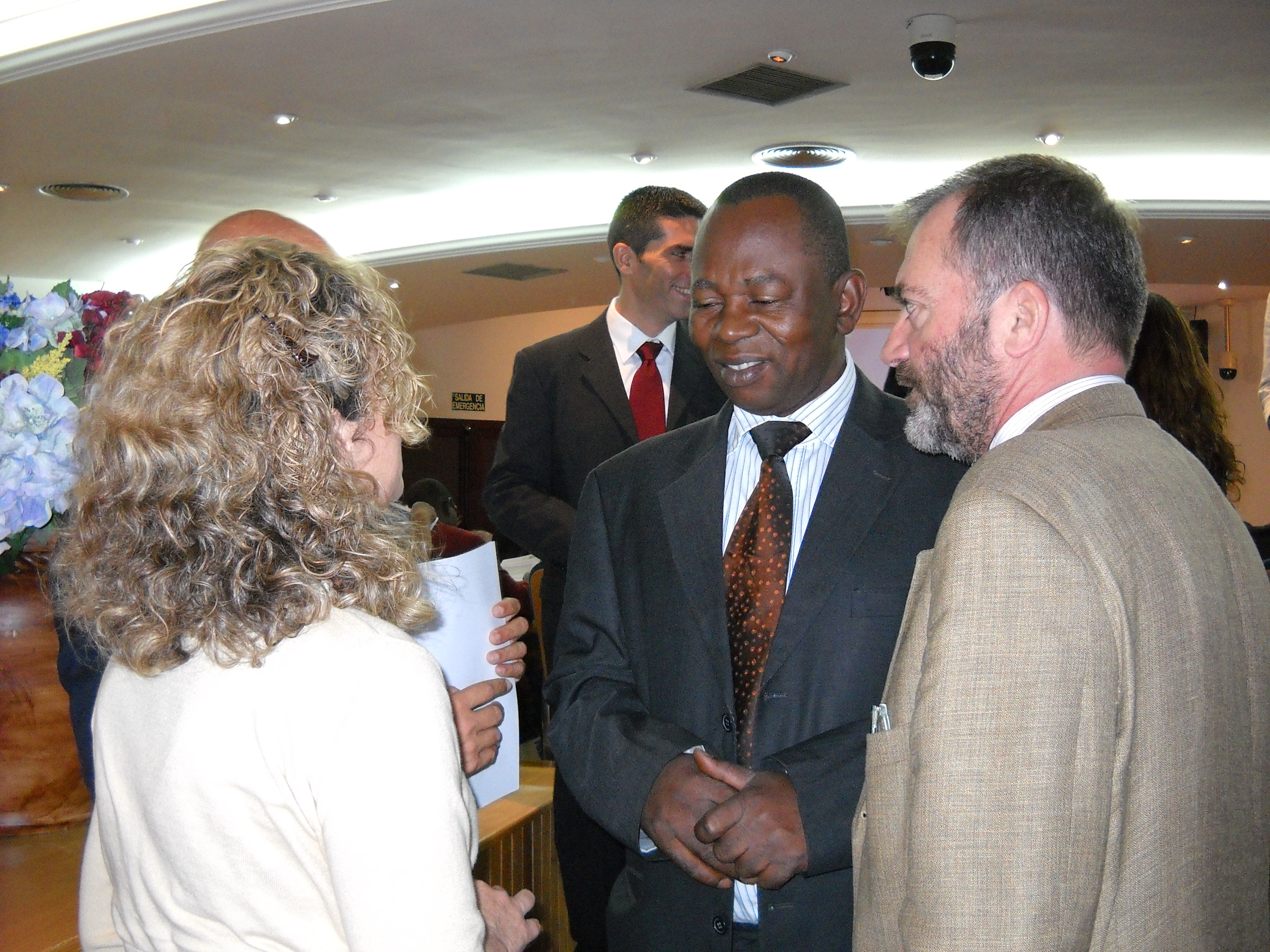 1. María del Mar Julios, Vicepresidenta del Gobierno de Canarias y Presidenta del Consejo de Administración del ITC, Mahama Kappiah, Director Ejecutivo del ECREEE y Ricardo Martínez, Director General de Casa África