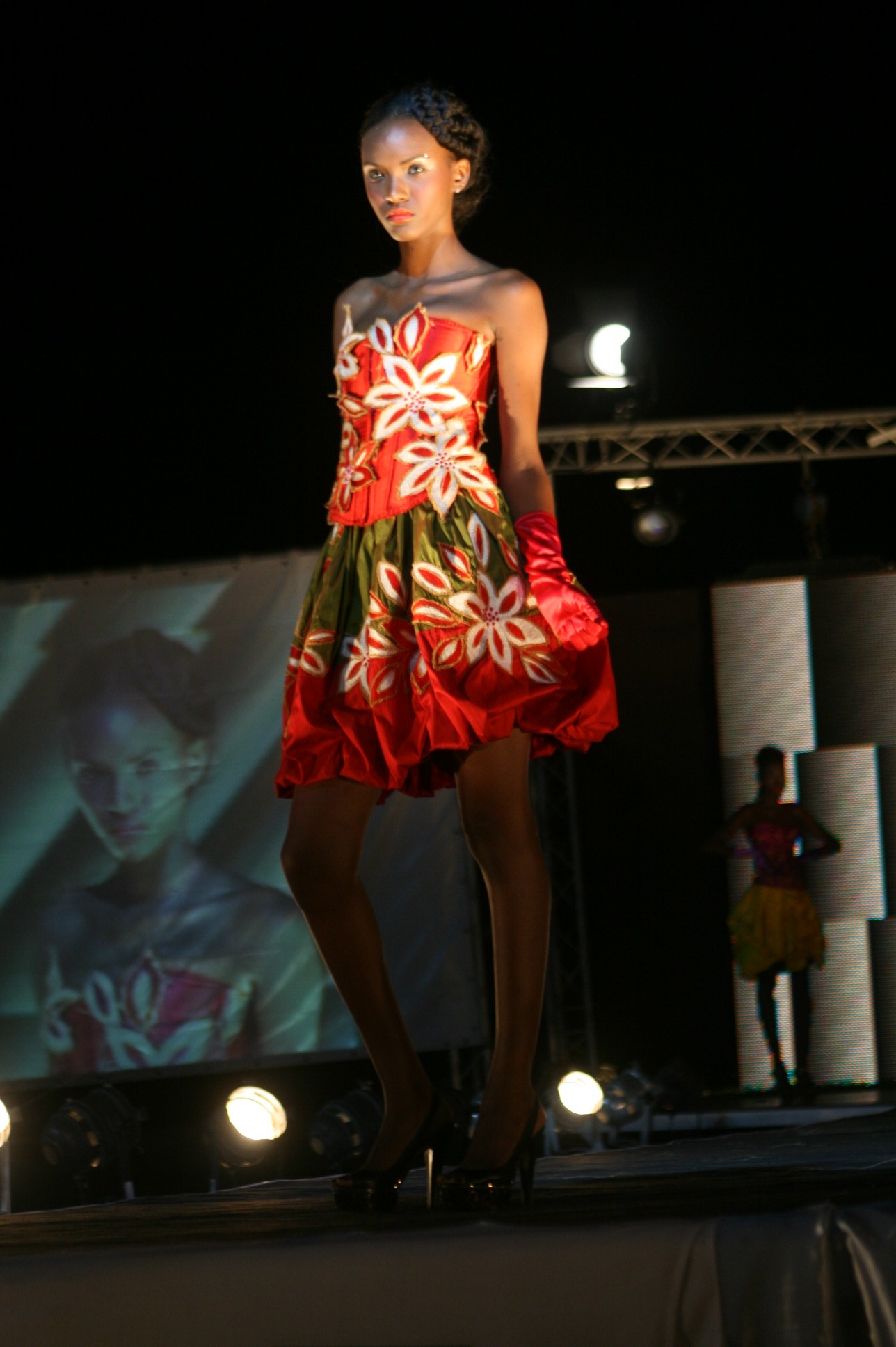 22. Diseños de Juan Roga en Dakar Fasion Week