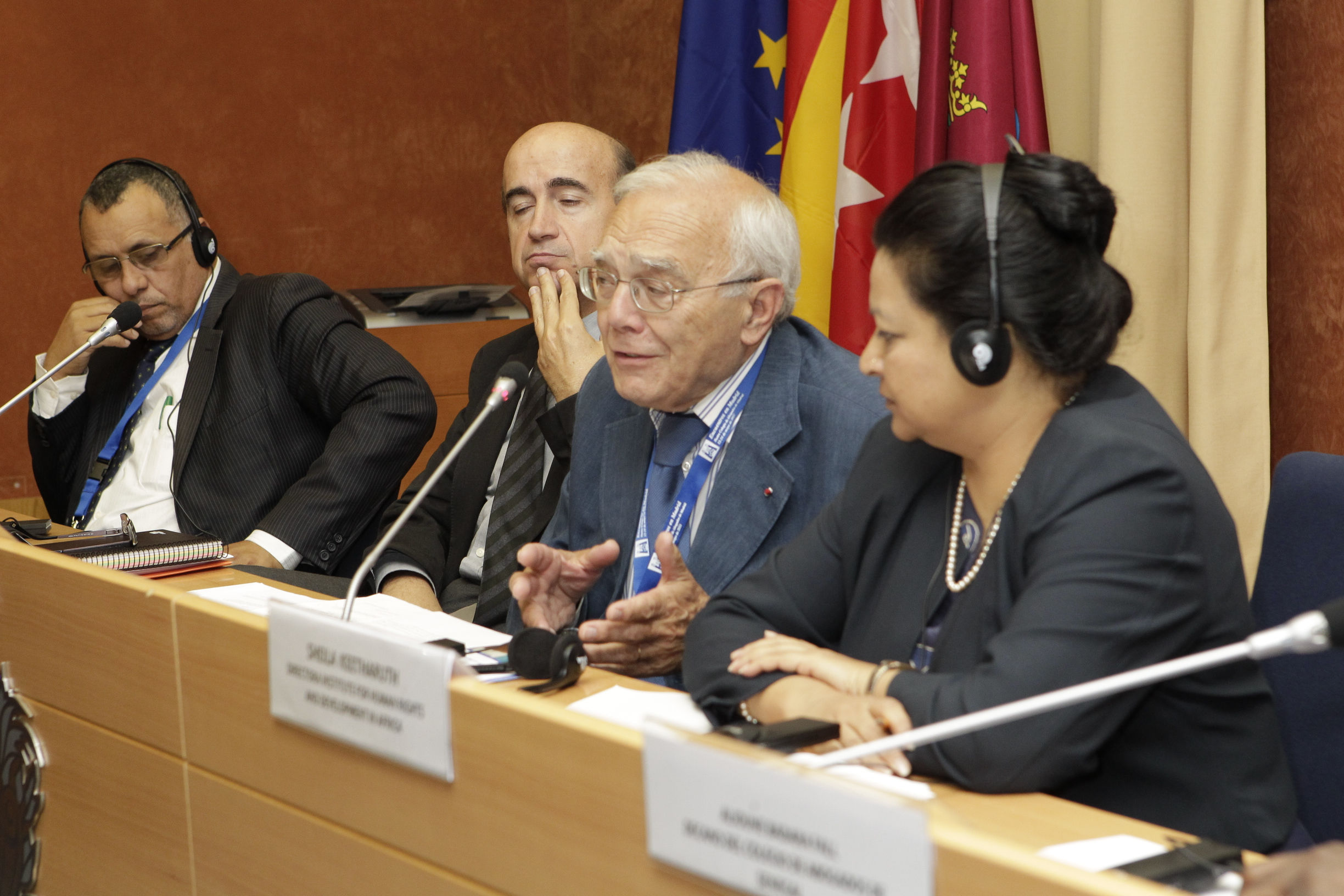 3. Mesa Redonda: Tribunal africano de los DDHH de los Pueblos. Hacia una declaración conjunta, África Vive 2011
