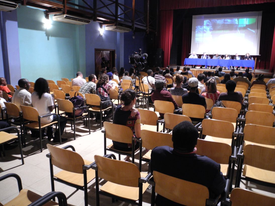 2. Inauguración del II Festival de Cine de Guinea Ecuatorial con Ricardo Martínez, director general de Casa África