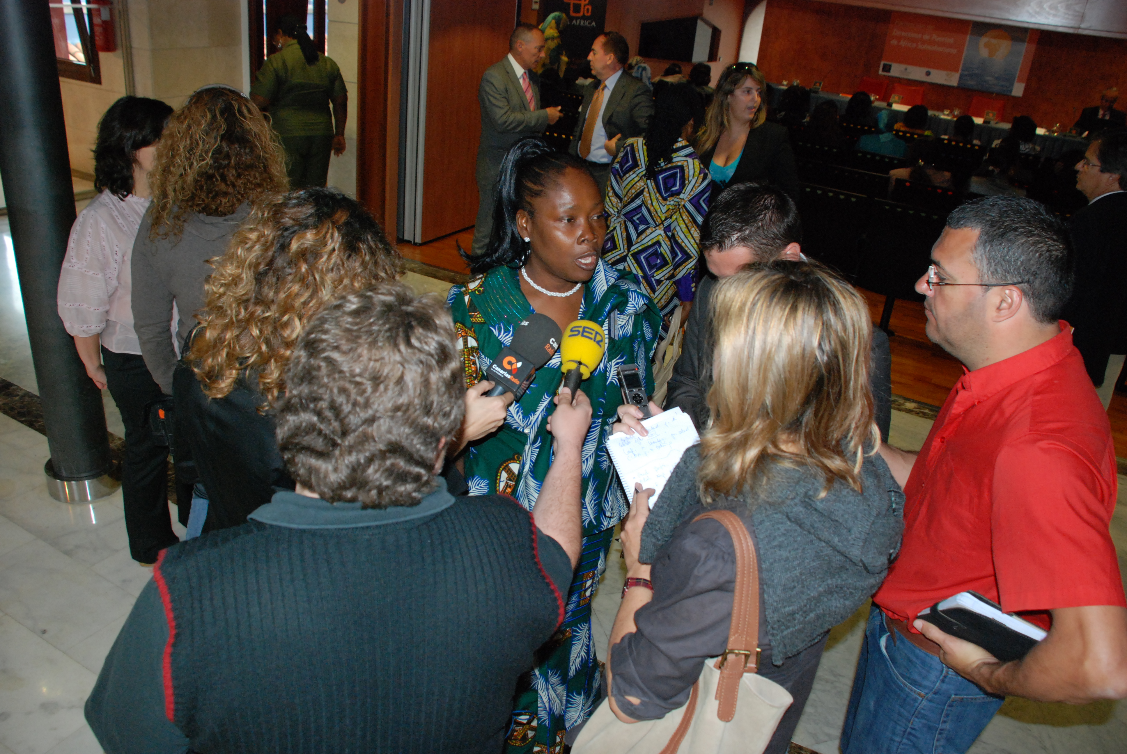 15. Entrevista a Angele Biao, Presidenta de la asociación de mujeres profesionales del sector marítimo y portuario de África Central y Occidental