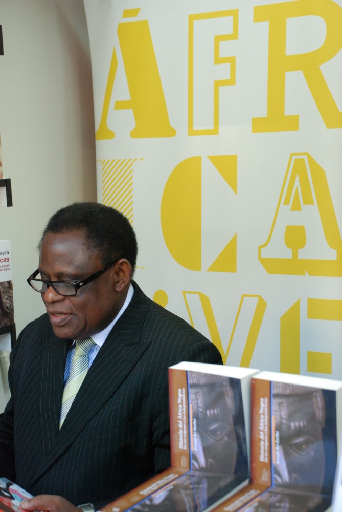 28. Isidore Ndaywel, autor del libro Historia del Congo en la Feria del libro de Madrid