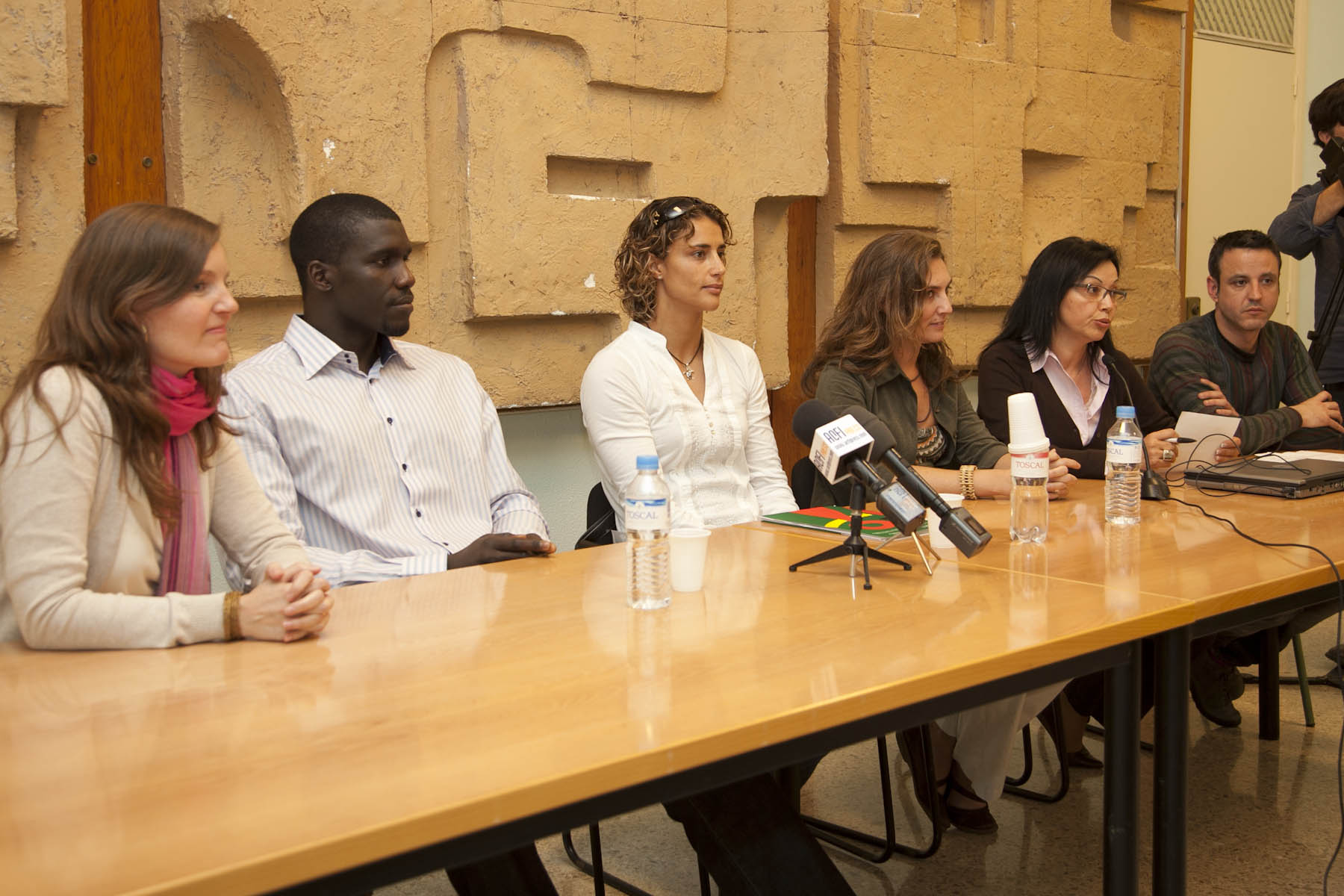 10. Simulación de una rueda de prensa en la sala de juntas del IES Pérez Galdós
