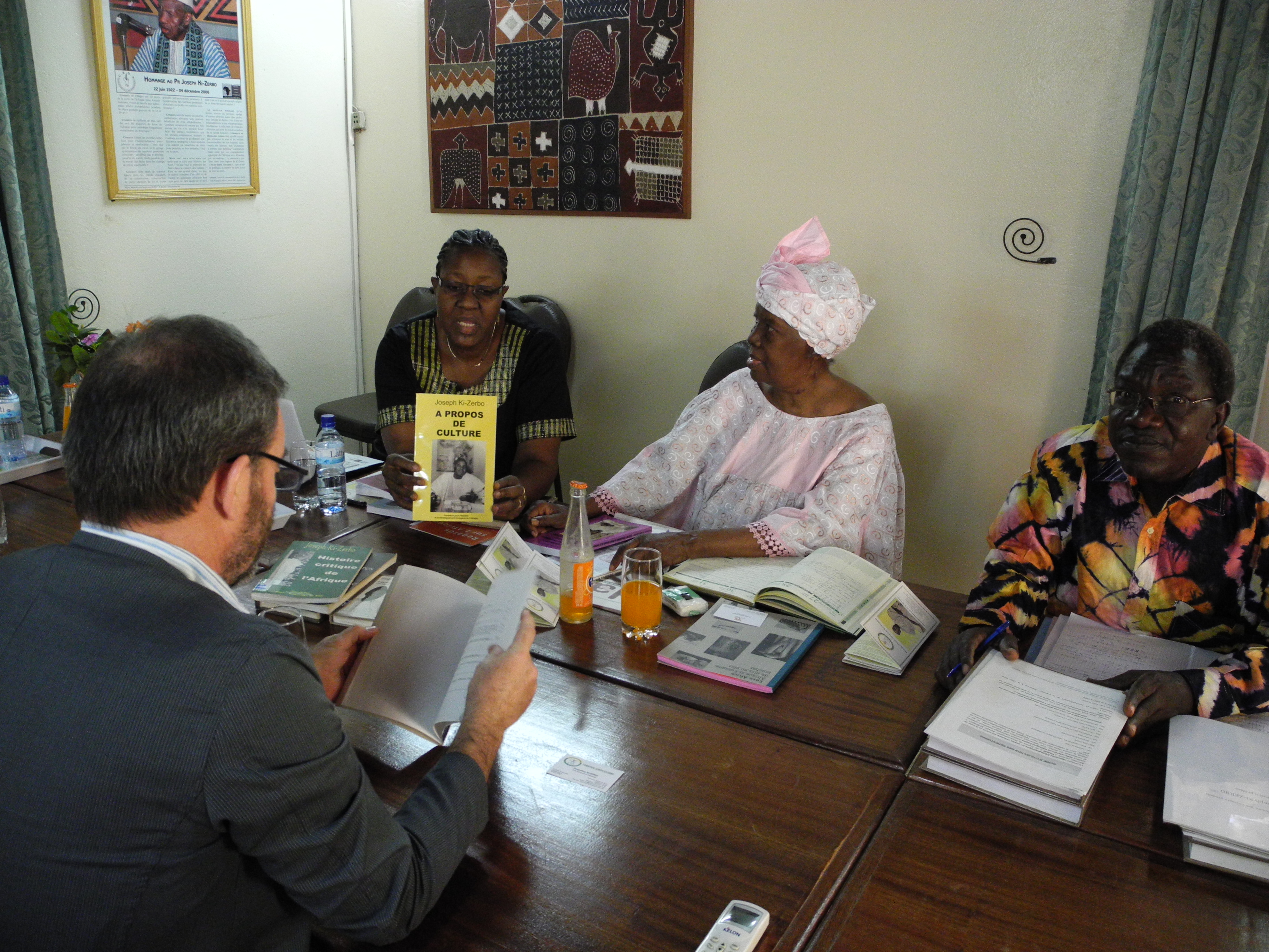 10. Visita de Ricardo Martínez Vázquez, director general de Casa África a la Fundación Joseph Ki-Zerbo