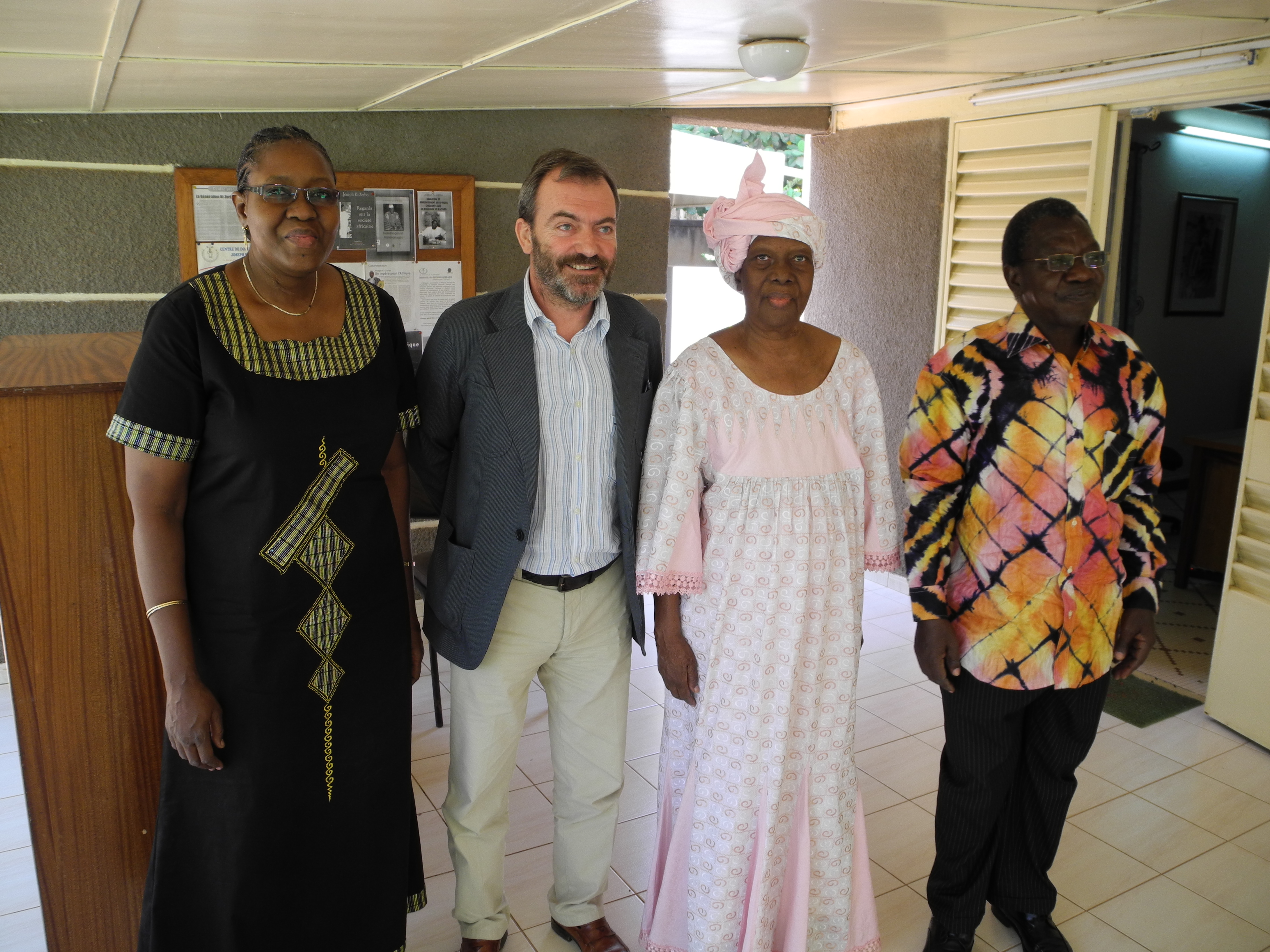 17. Visita de Ricardo Martínez Vázquez, director general de Casa África a la Fundación Joseph Ki-Zerbo