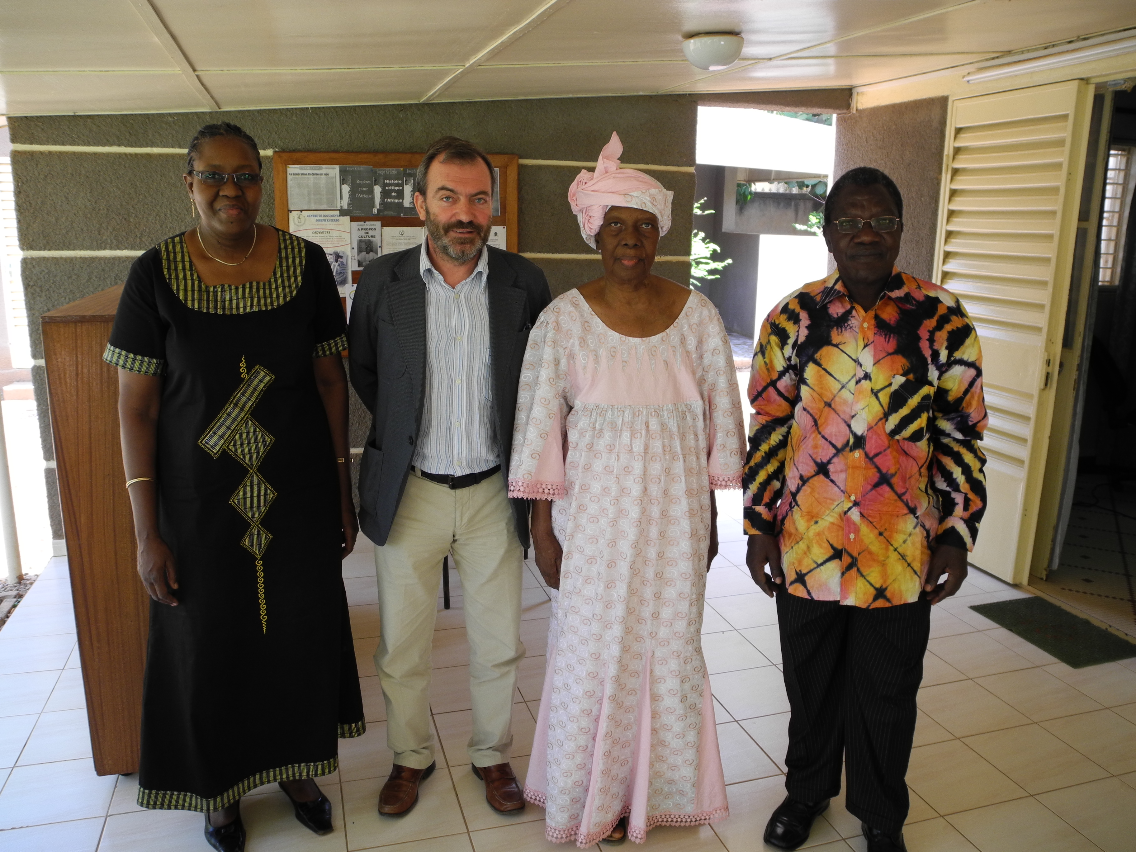 18. Visita de Ricardo Martínez Vázquez, director general de Casa África a la Fundación Joseph Ki-Zerbo