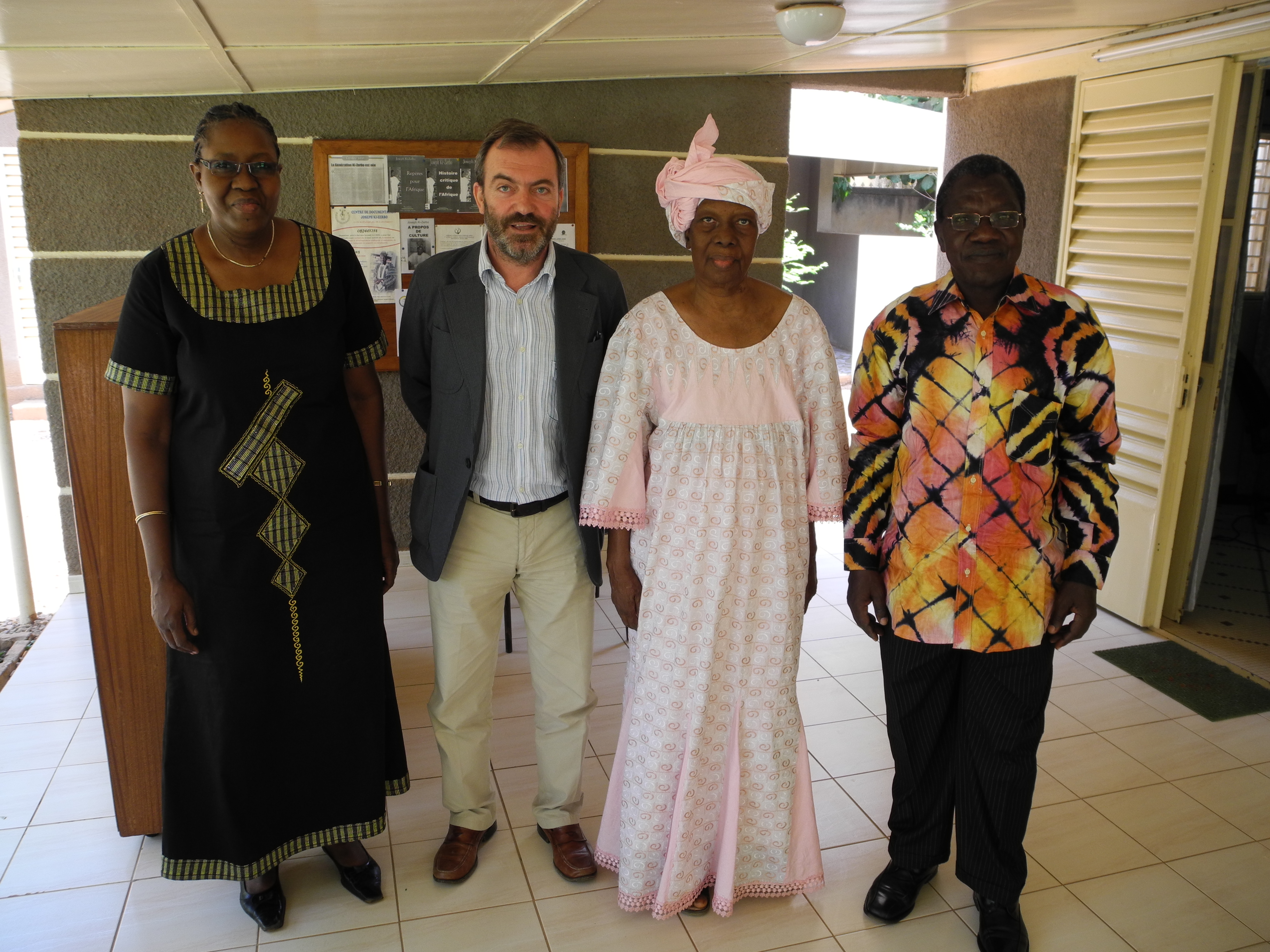 19. Visita de Ricardo Martínez Vázquez, director general de Casa África a la Fundación Joseph Ki-Zerbo