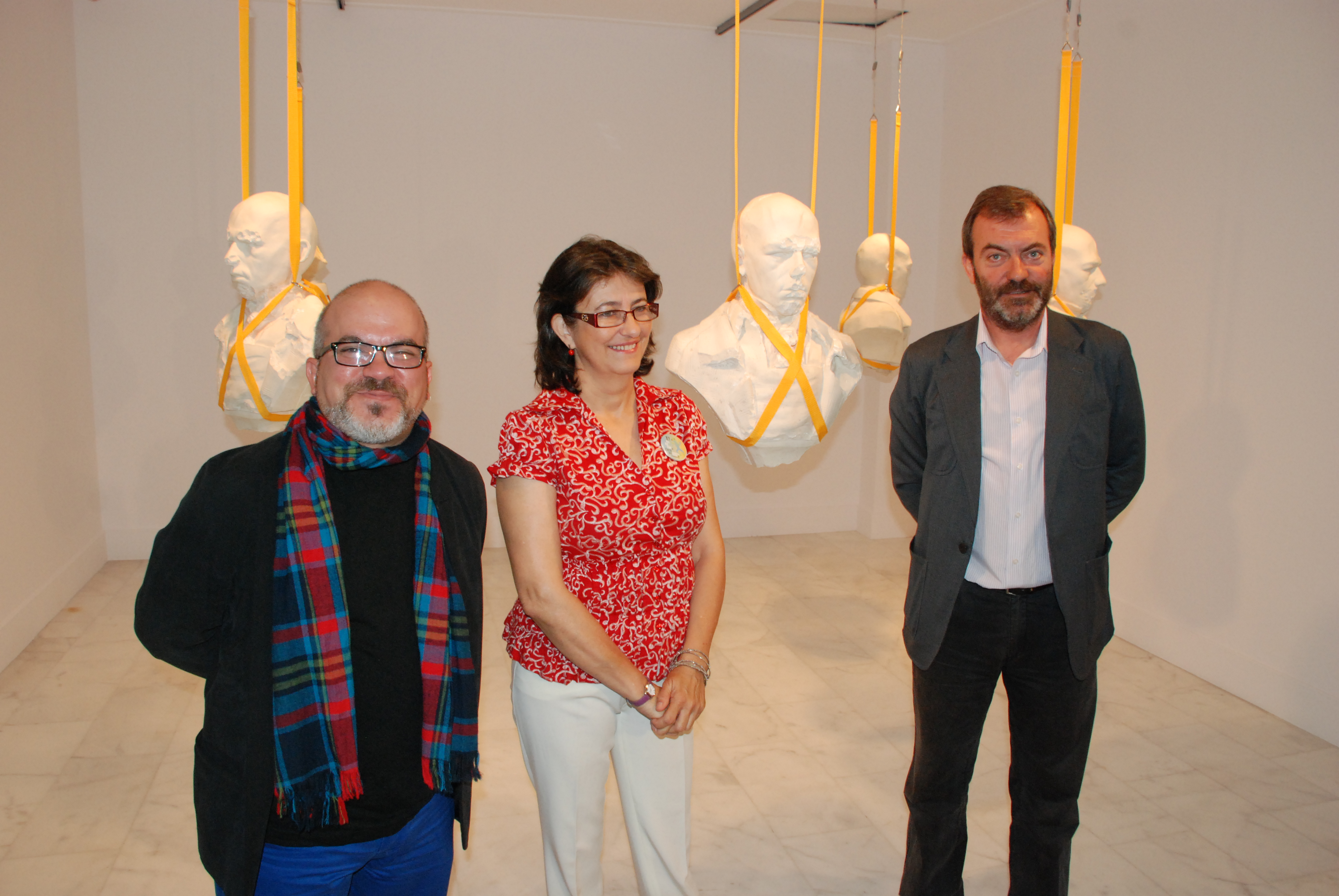 7. Omar Pascual Castillo, Director artístico del CAAM, Ricardo Martínez Vázquez, Director General de Casa África y Luz Caballero, Consejera de Cultura y Patrimonio Histórico y Cultural en la inauguración