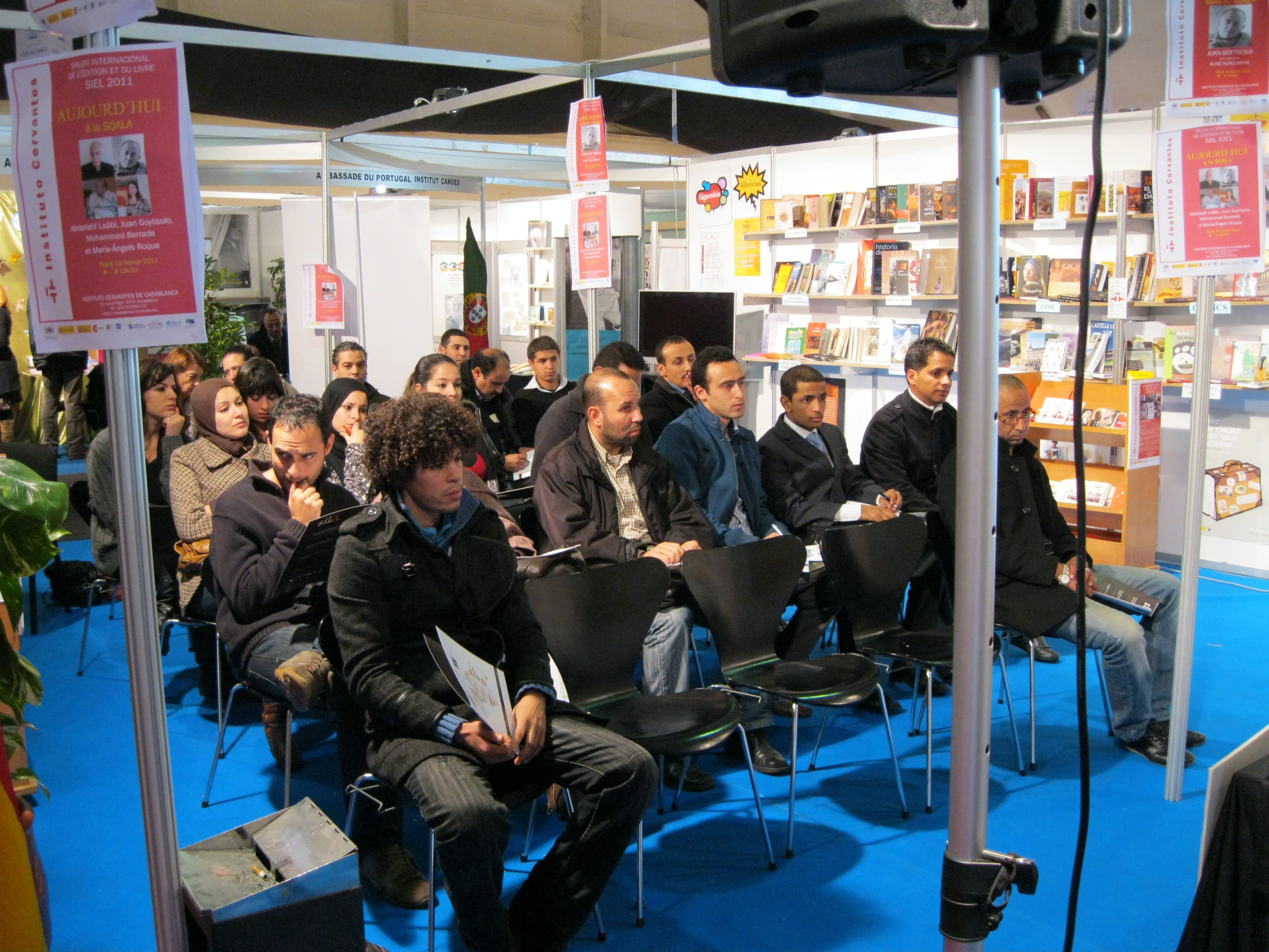 13. El Salón Internacional del Libro Africano presenta La traducción. Literatura sin fronteras, debate moderado por Ángeles Alonso, Presidenta