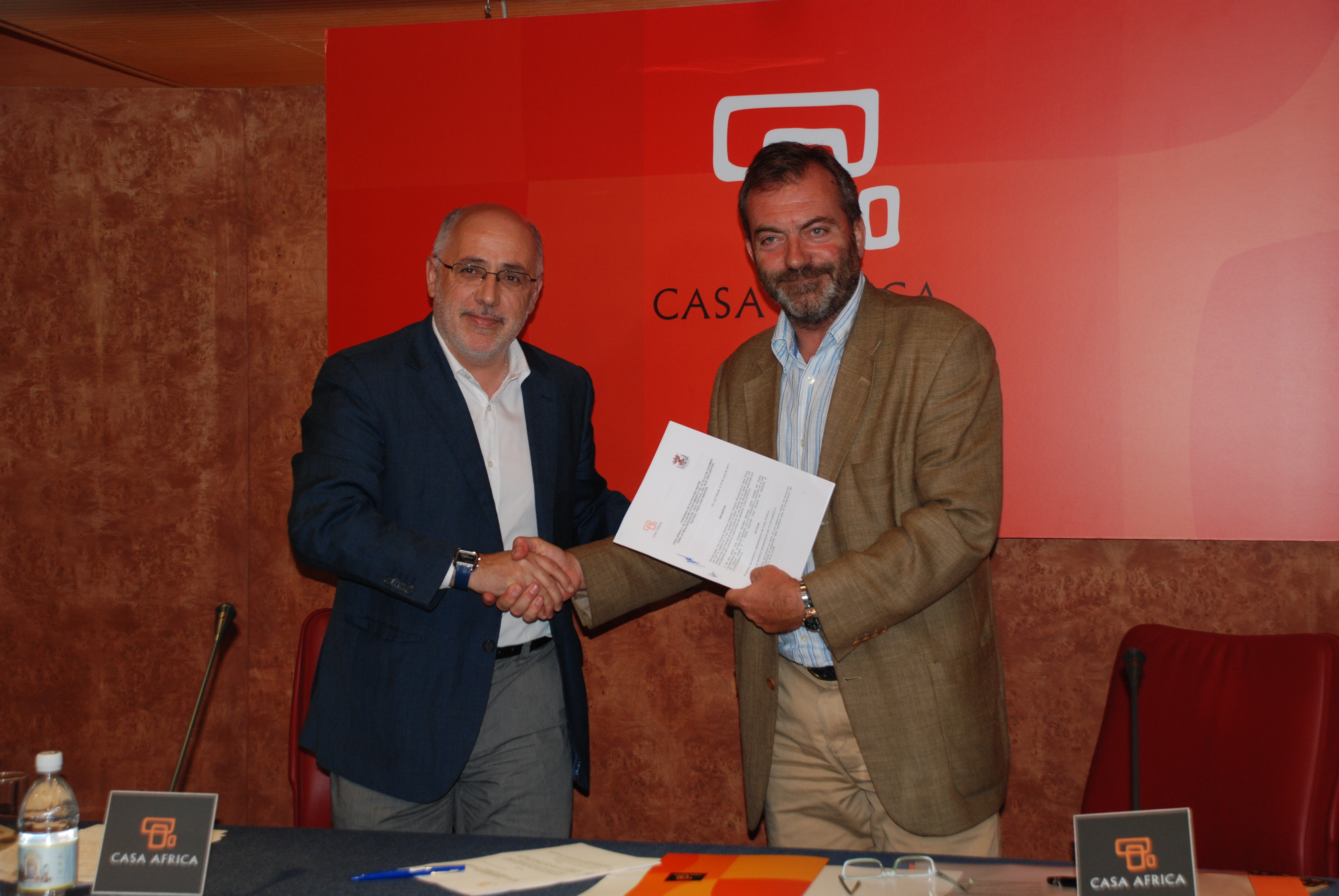 5. Rueda de prensa: Antonio Morales, Alcalde del Ayuntamiento de Agüimes y Ricardo Martínez Vázquez, Director General de Casa África