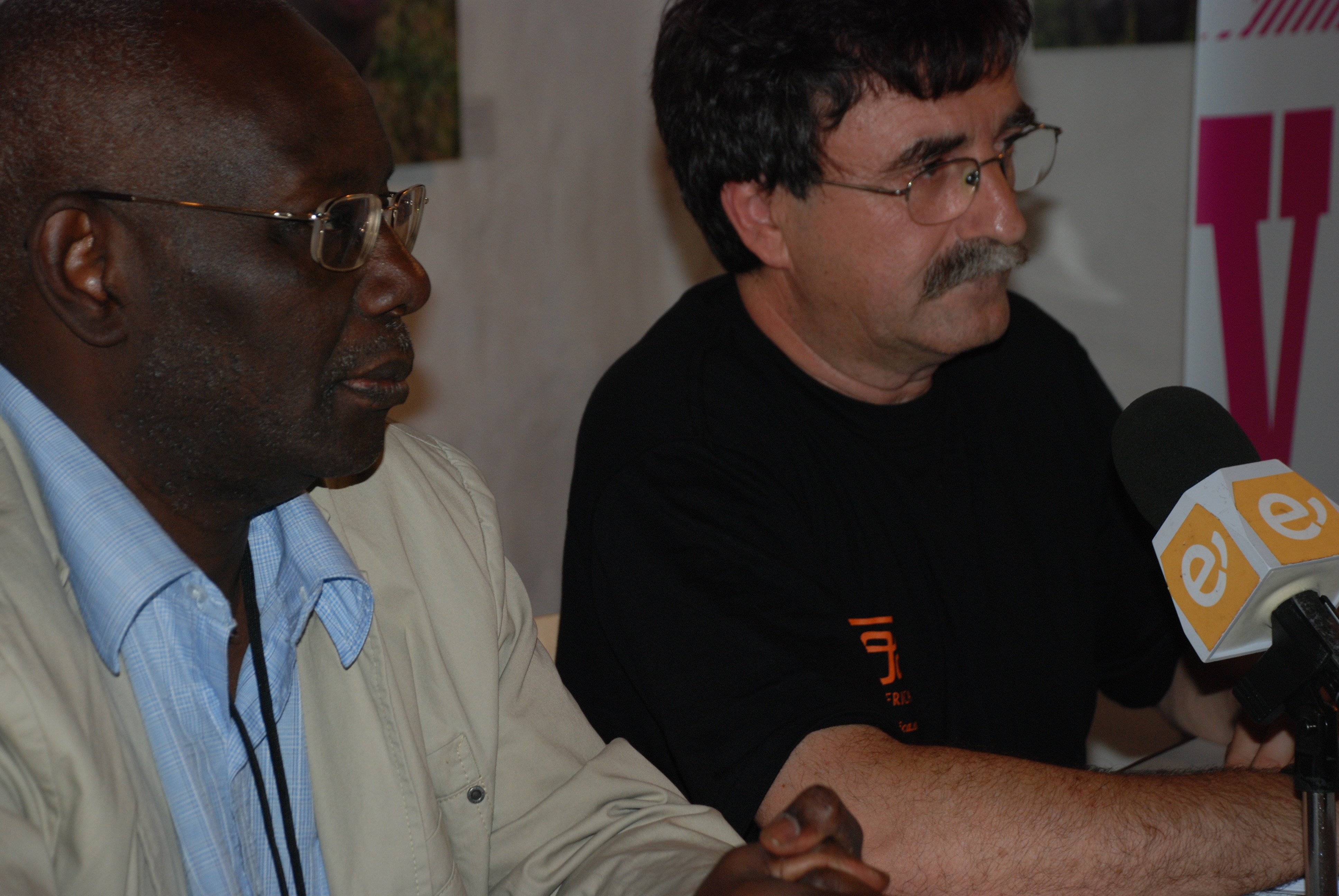 25. Boubacar Boris Diop, escritor y Antonio Lozano, escritor, director del Festival y coordinador del programa Letras Africanas de Casa África