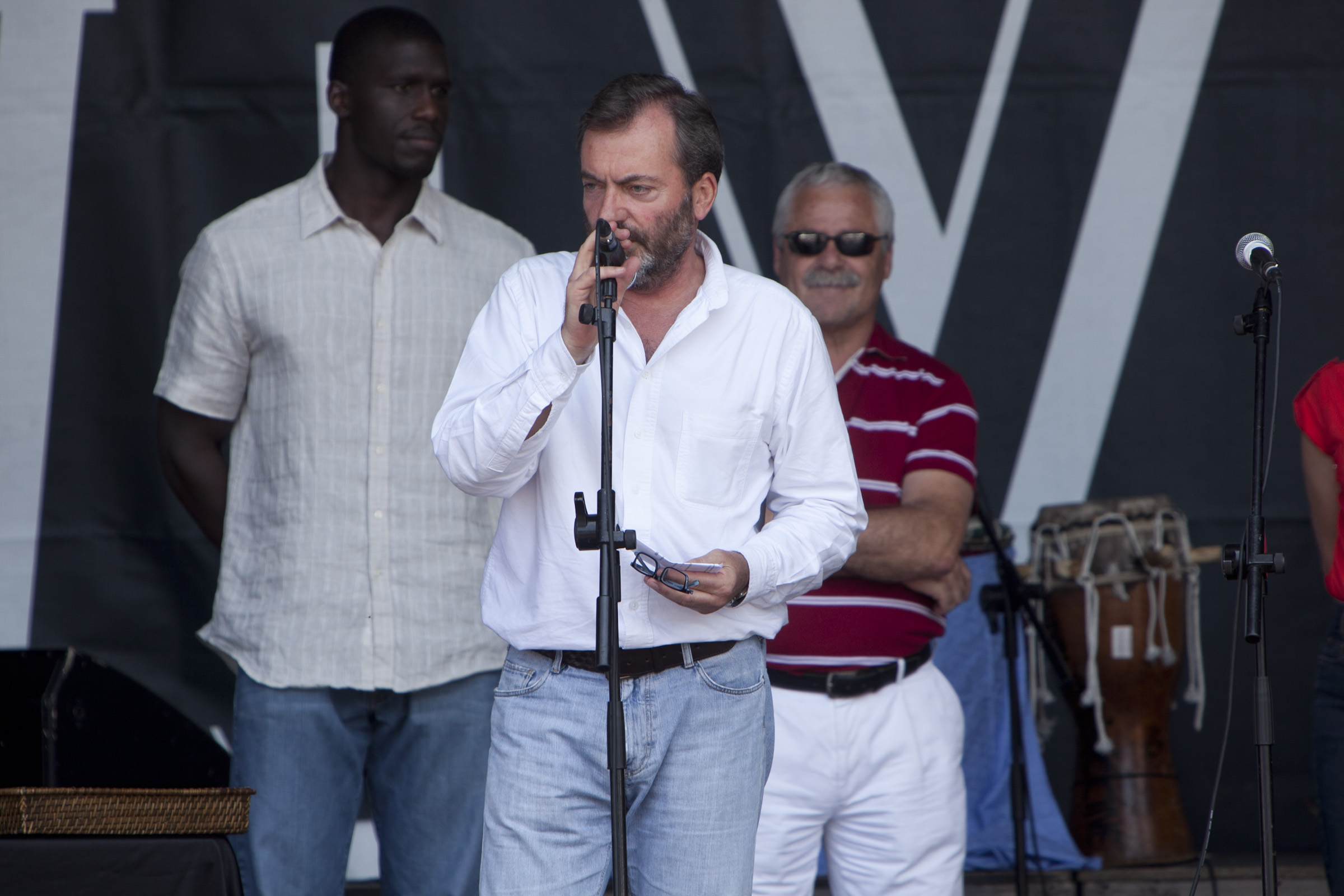 65. Fiesta África Vive 2011: entrega de trofeos a cargo de Ricardo Martínez Vázque, Director General de Casa África