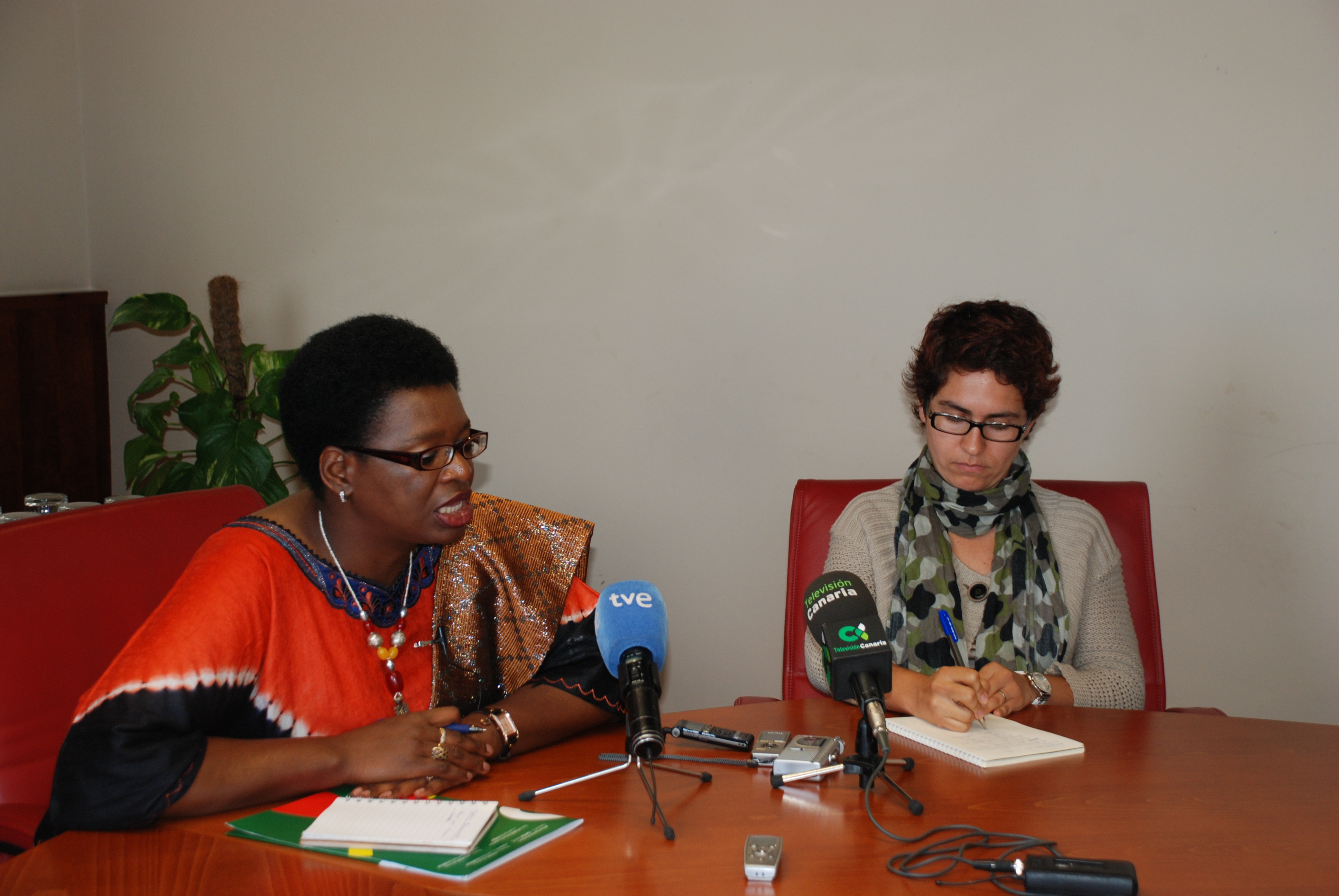 11. Letty Chiwara, directora de la División de África de ONU Mujeres con los periodistas