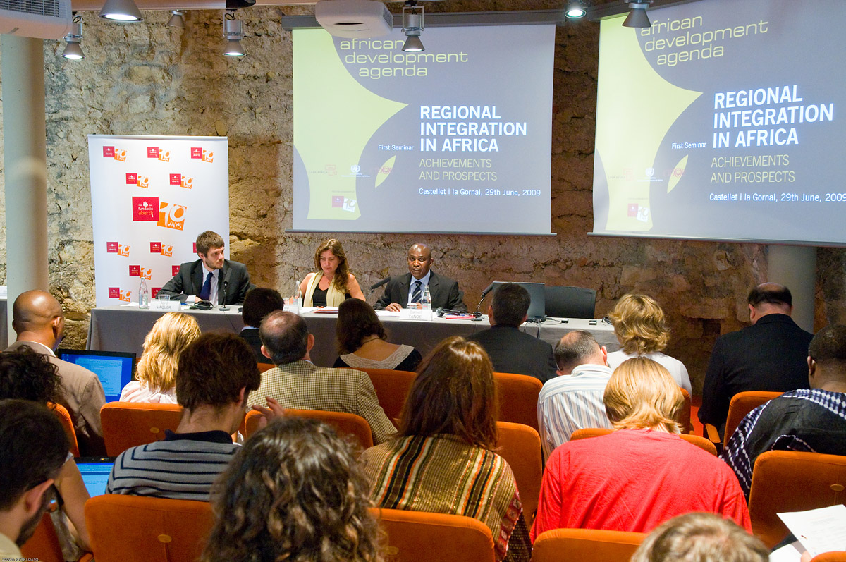 8. Jordi Vaquer, Director de la Fundación CIDOB, Ainhoa Fábrega, Asesora Ejecutiva de Casa África y Daniel Tanoe, economista y miembro de UNECA