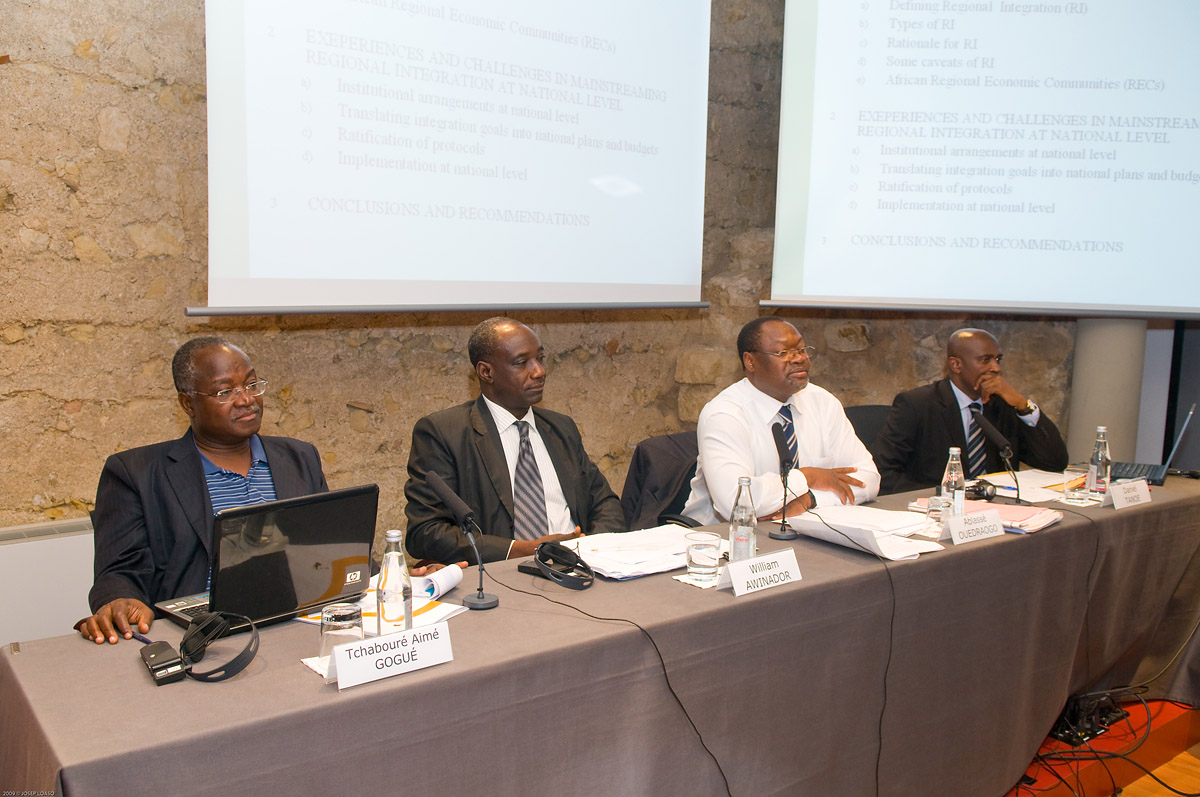 27. Tchabouré Aimé Gogué, William Awinador, Ablassé Ouedraogo y Daniel Tanoe, economista y miembro de UNECA