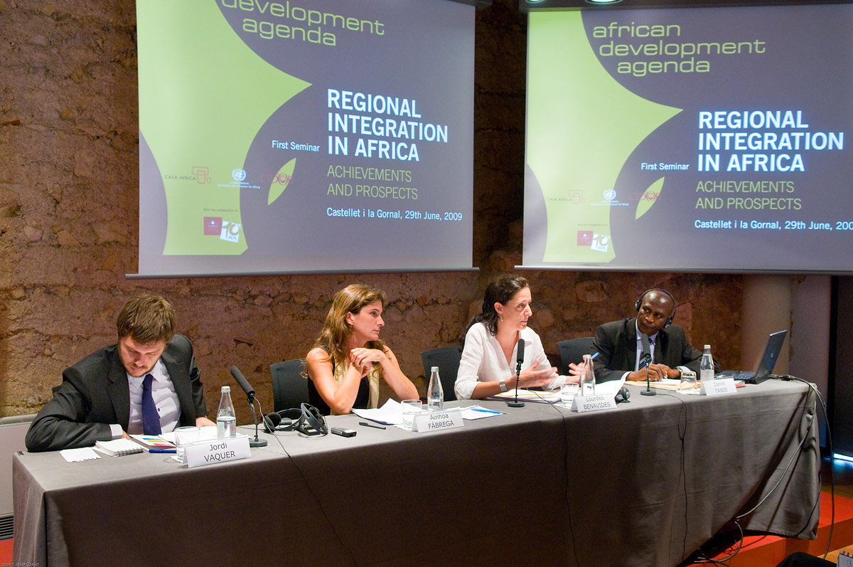 32. Jordi Vaquer, Director de la Fundación CIDOB, Ainhoa Fábrega, Asesora Ejecutiva de Casa África,Lourdes Benavides y Daniel Tanoe, economista y miembro de UNECA