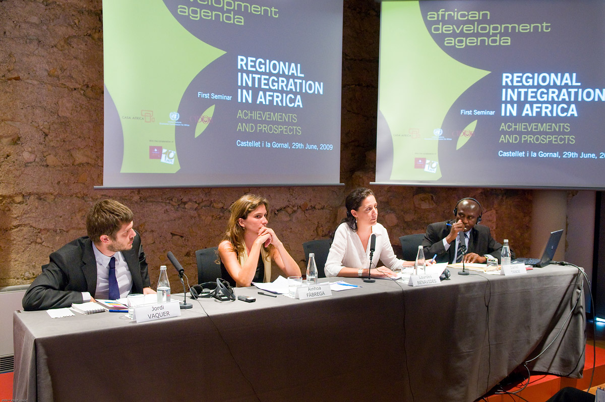 33. Jordi Vaquer, Director de la Fundación CIDOB, Ainhoa Fábrega, Asesora Ejecutiva de Casa África, Lourdes Benavides y Daniel Tanoe, economista y miembro de UNECA