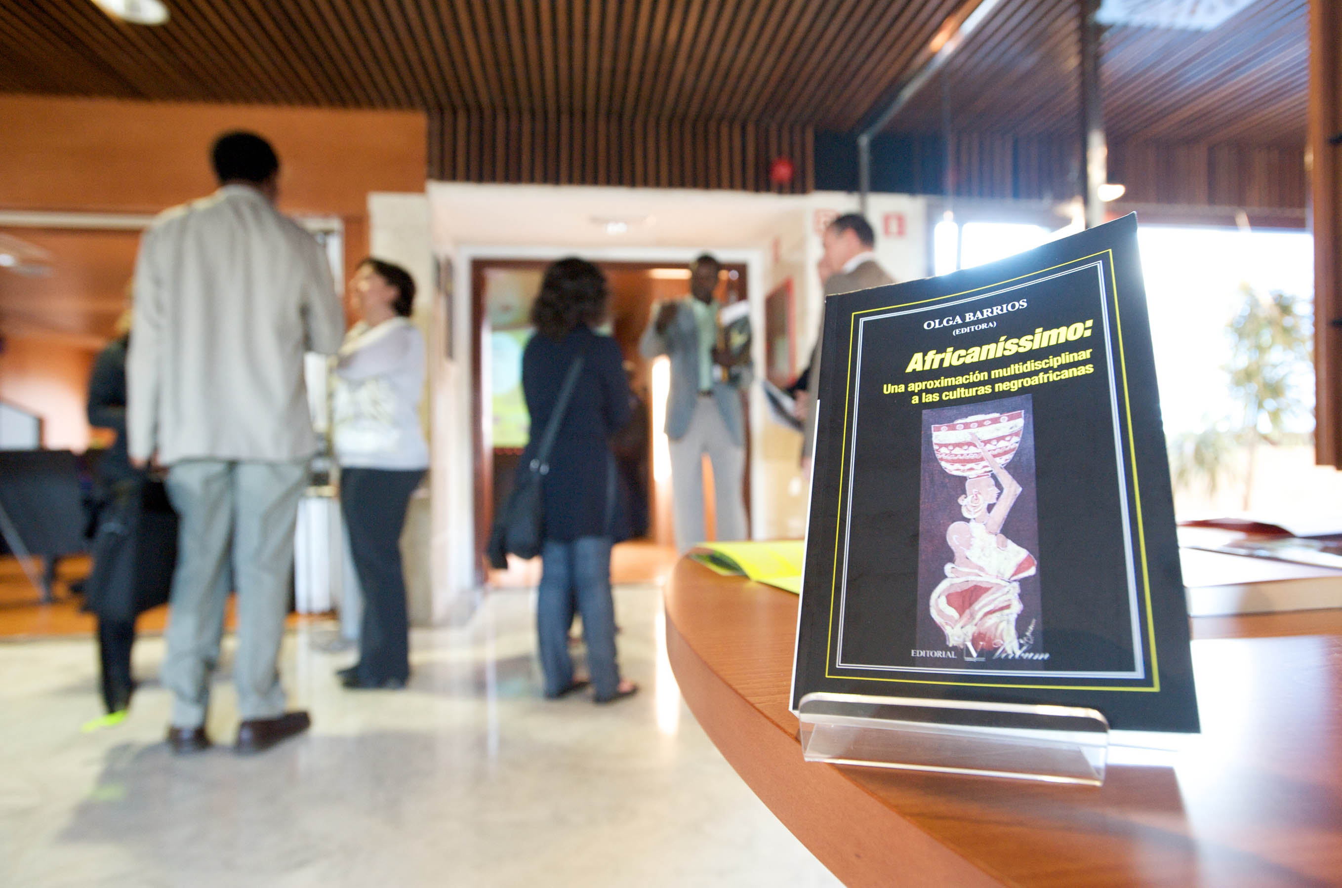 1. Presentación del libro Africaníssimo. Una aproximación multidisciplinar a las culturas negroafricanas