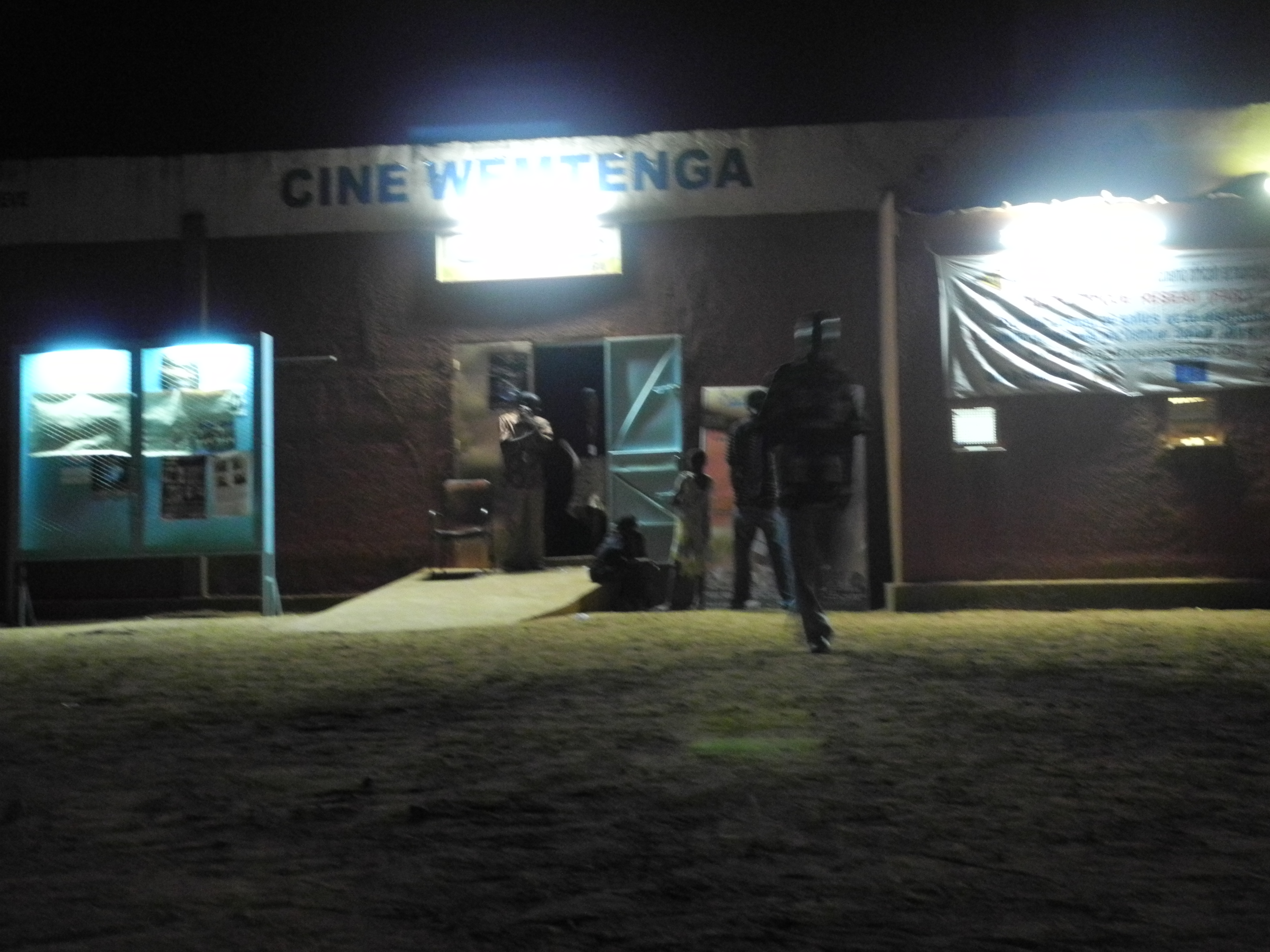 32. Imágenes del Cine Móvil en FESPACO, 2011