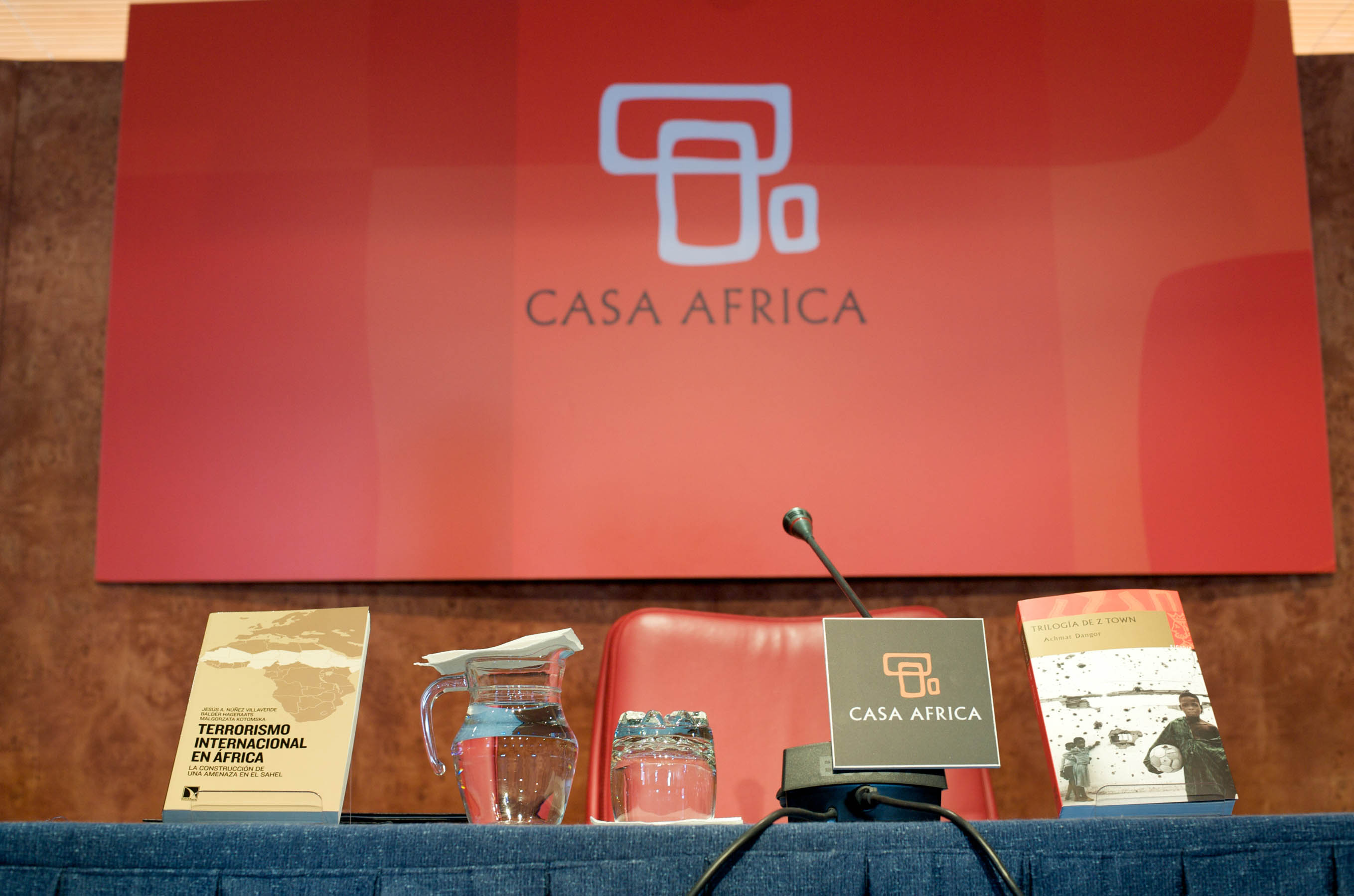 1. Presentación de las Colecciones de Casa África en el Día del Libro
