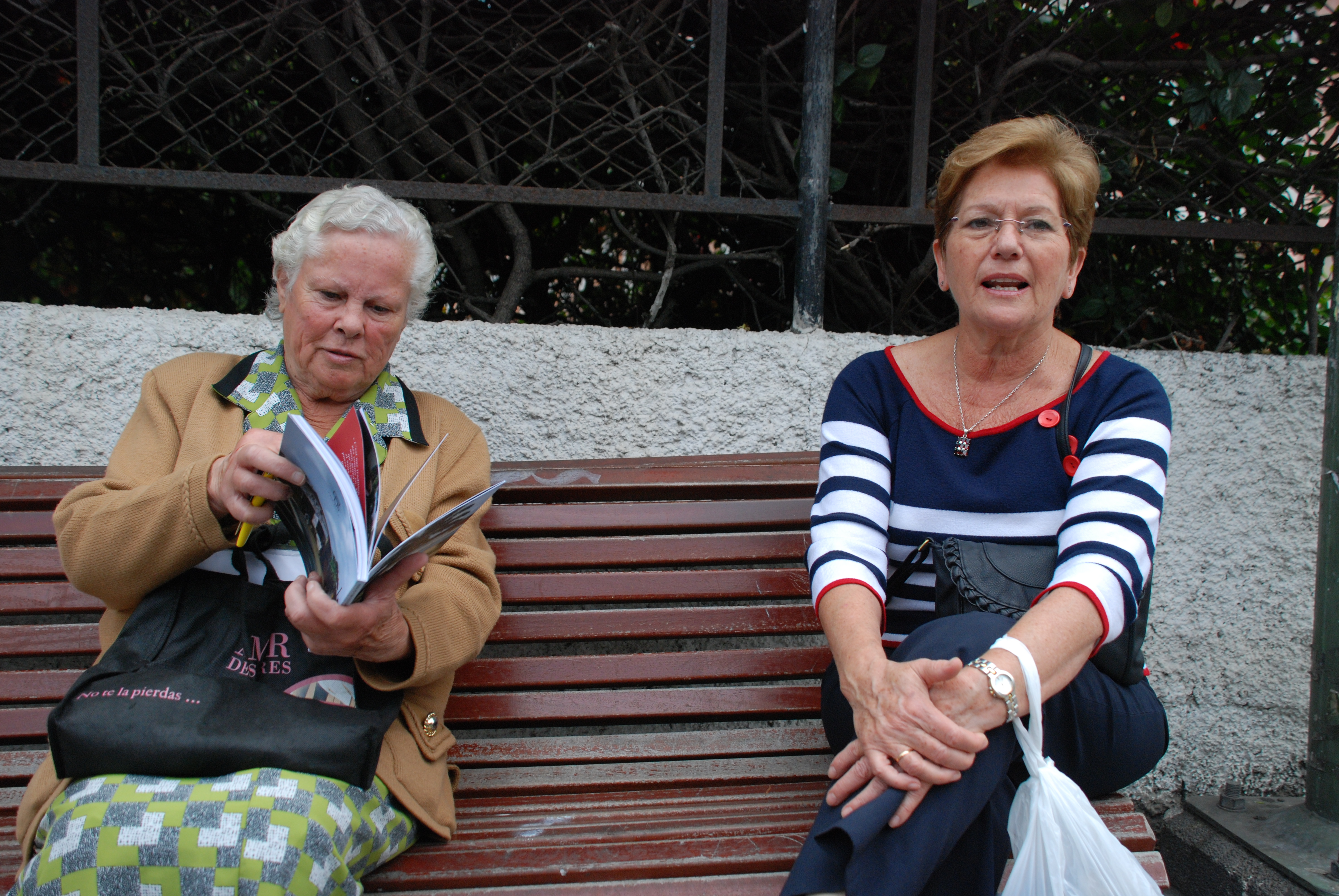 7. Imágenes de la campaña Bookcrossing, África Vive 2011