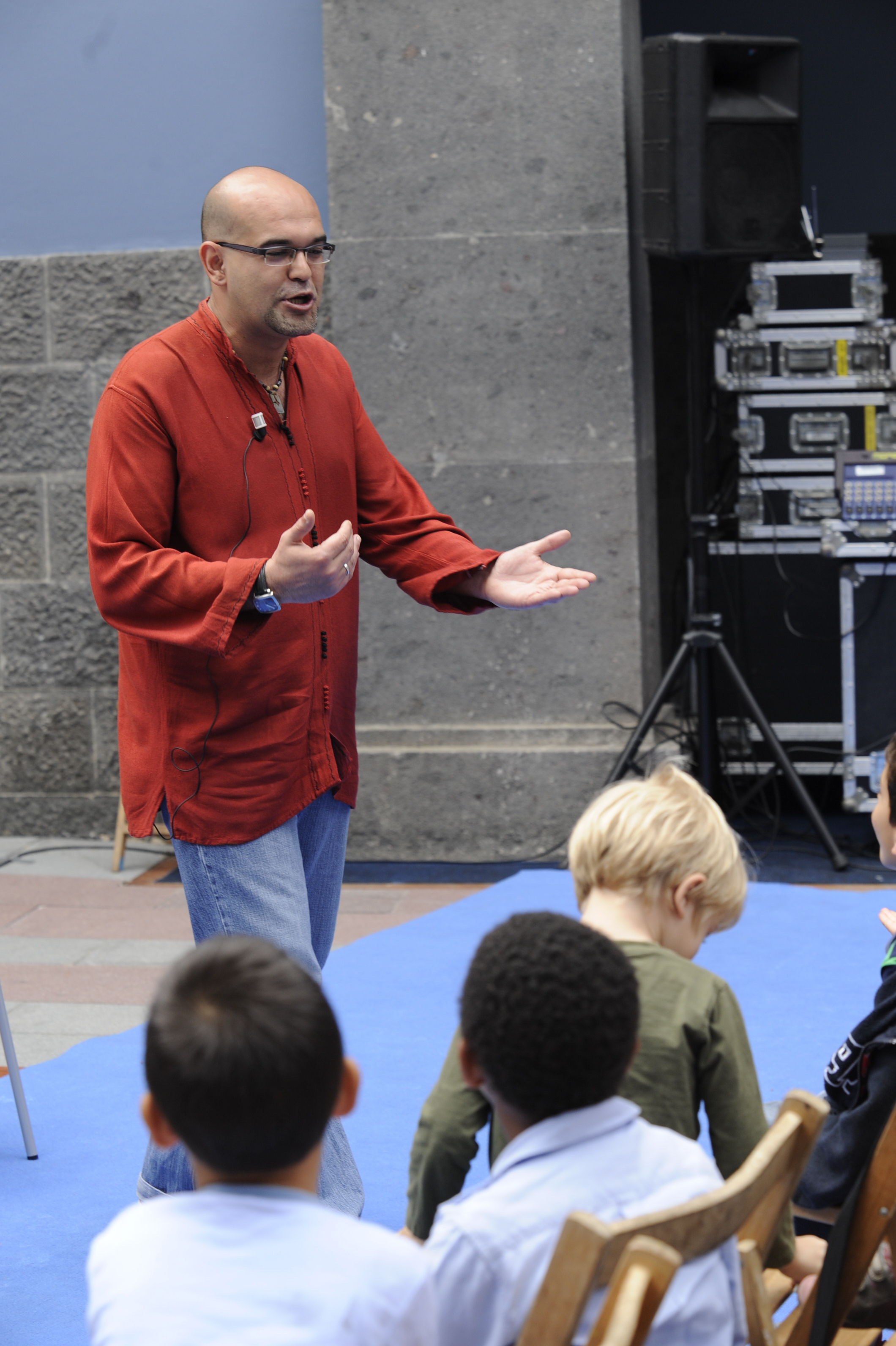 9. Taller de creación literaria con Zoubida Boughana Maalem y Alexis Ravelo